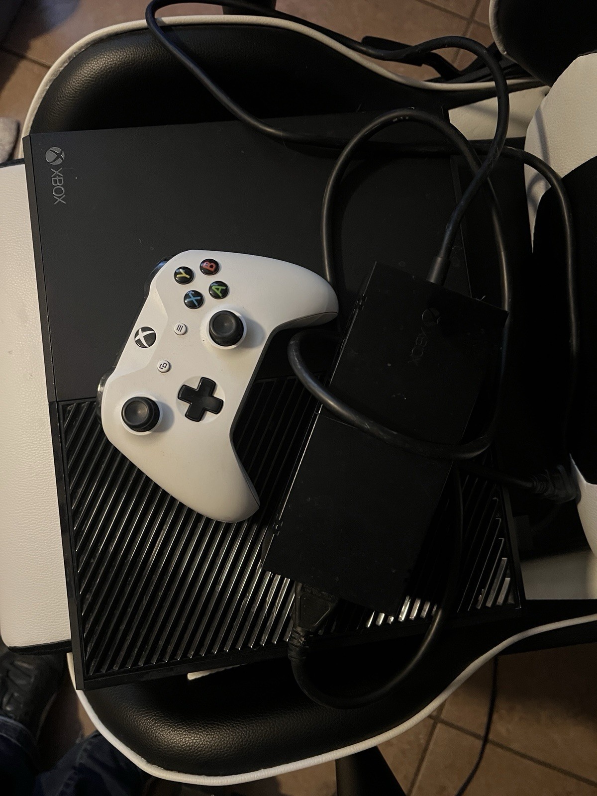 Xbox One 365 Gb With A Controller And HDMI Working And Tested