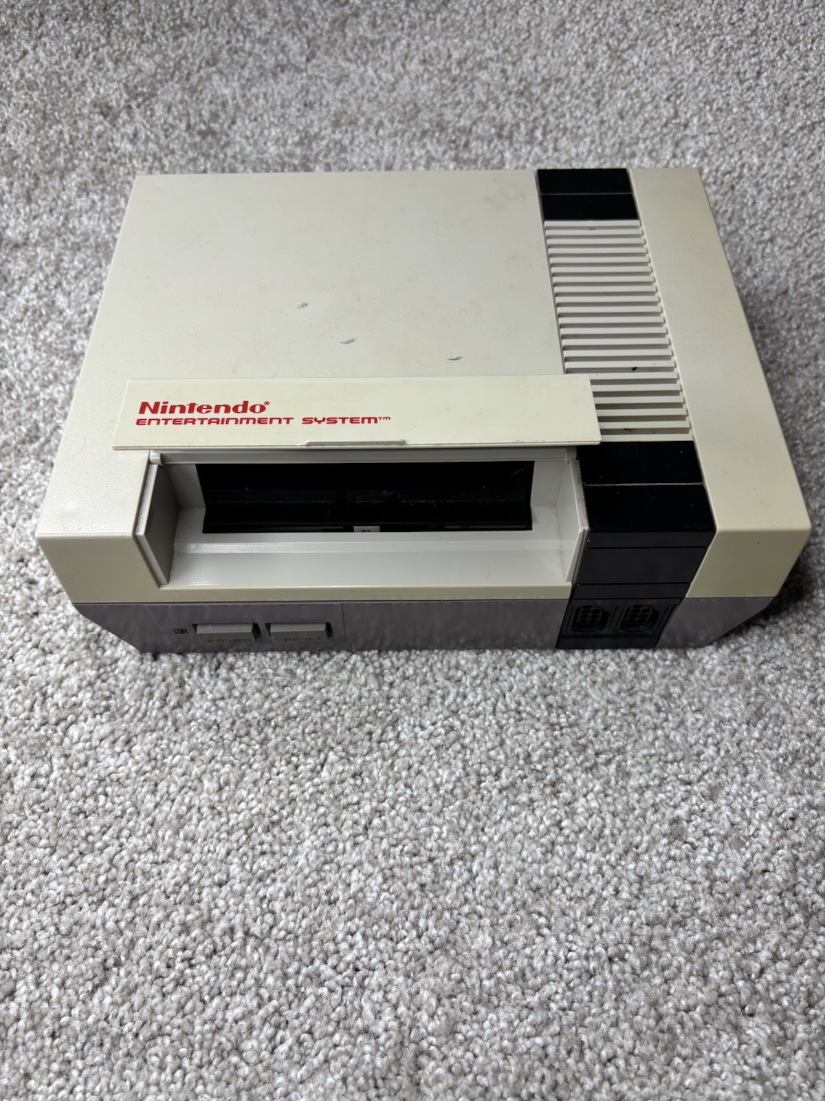Nintendo NES Gray Video Game Console with Controllers and 3 Games Working good