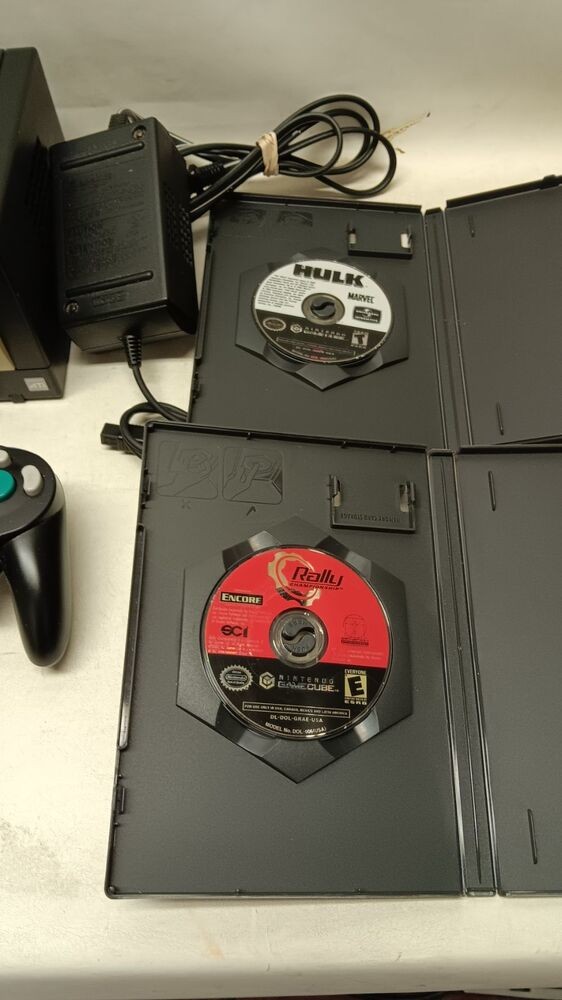 GAMECUBE DOL-001 WITH CABLES, CONTROLLER, 5 GAMES AND MEM CARD
