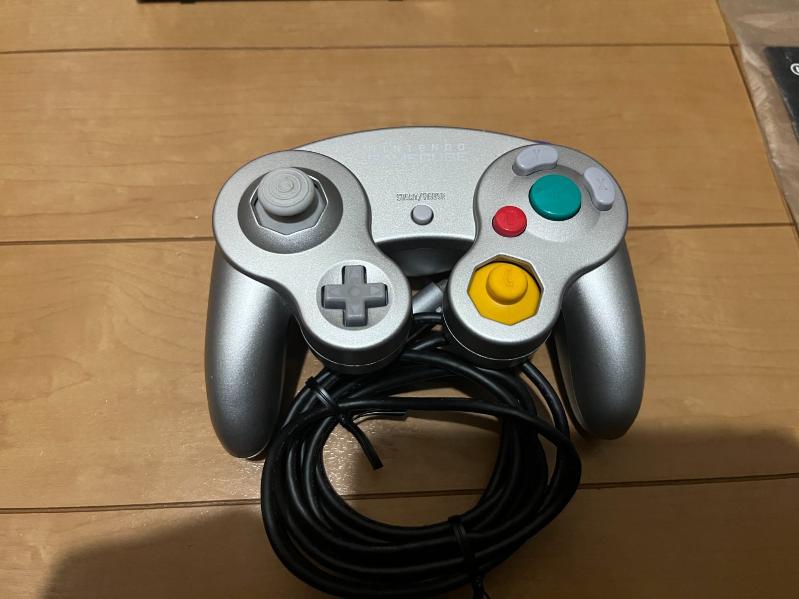 Nintendo GameCube Console & Controller Silver Color with BOX and Manual Games 01