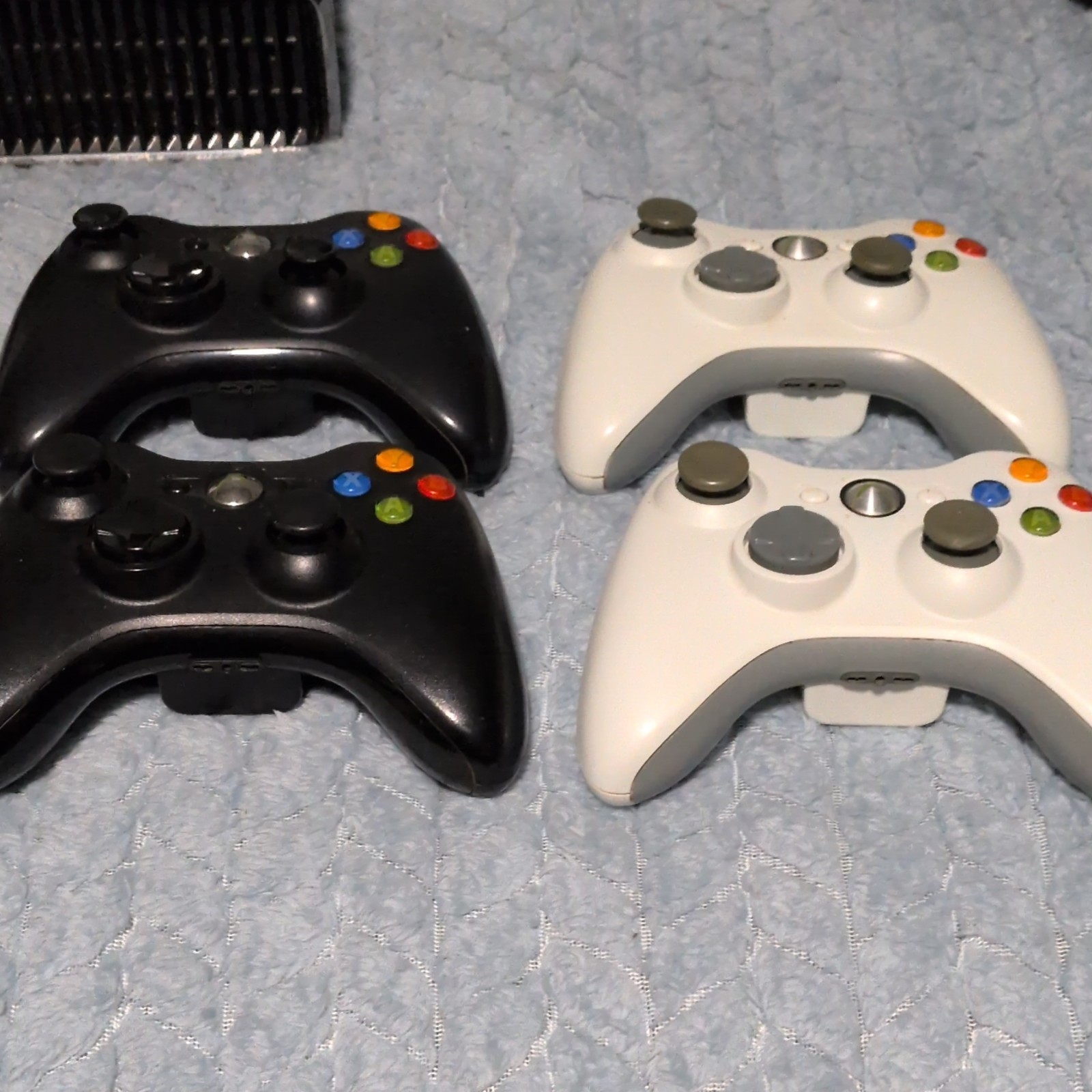 Microsoft Xbox 360 S 250GB Bundle (CiB)