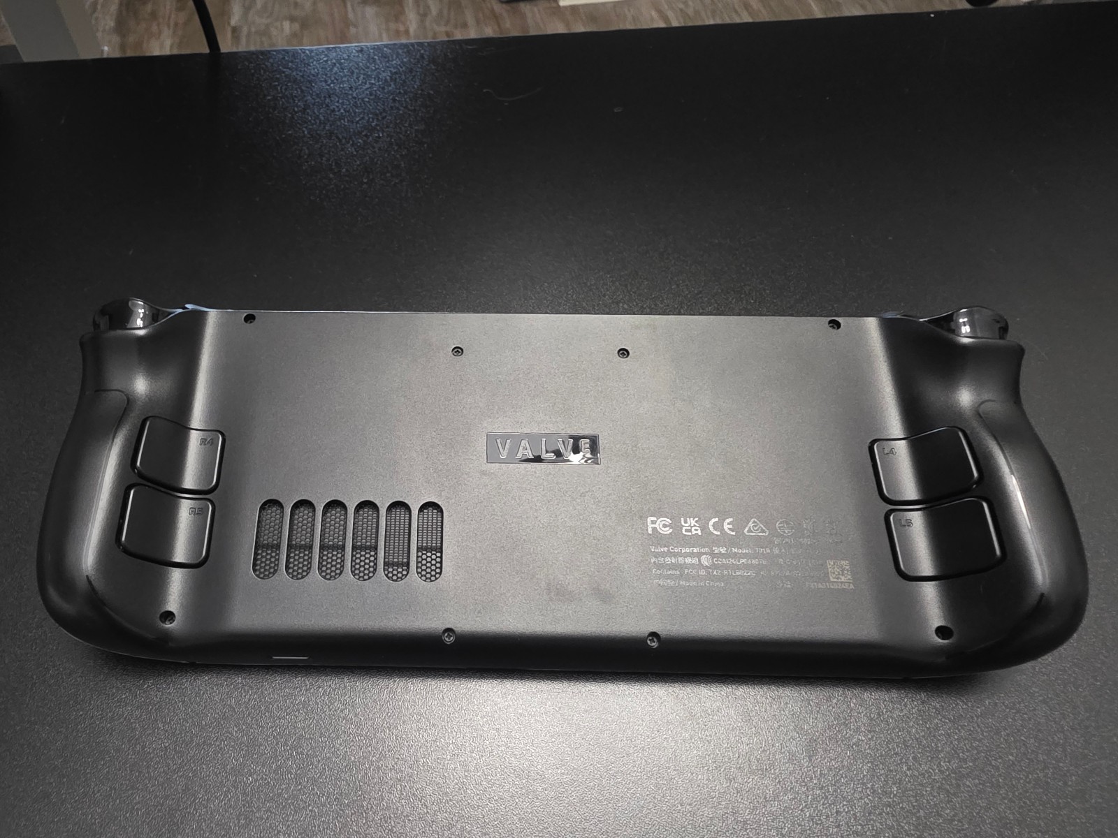 Valve Steam Deck LCD 2TB Bundle *Excellent Condition*