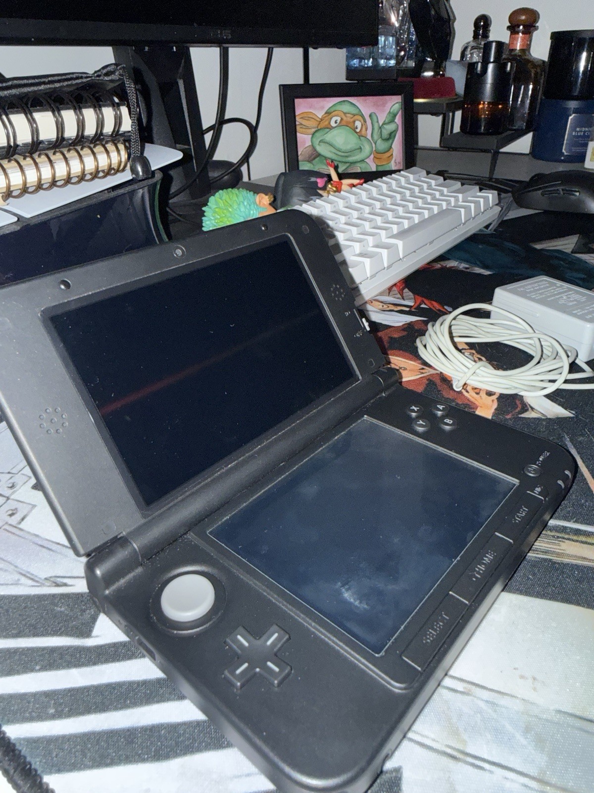 Nintendo 3DS LL Pokemon Charizard Edition Dual Screen Black Gold Red Console