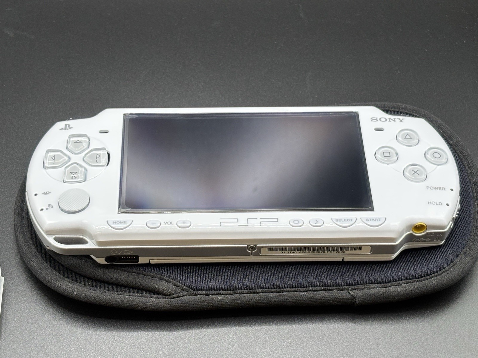 Rare Sony PSP-2006 Star Wars Darth Vader Handheld Console White W/Battery & Game