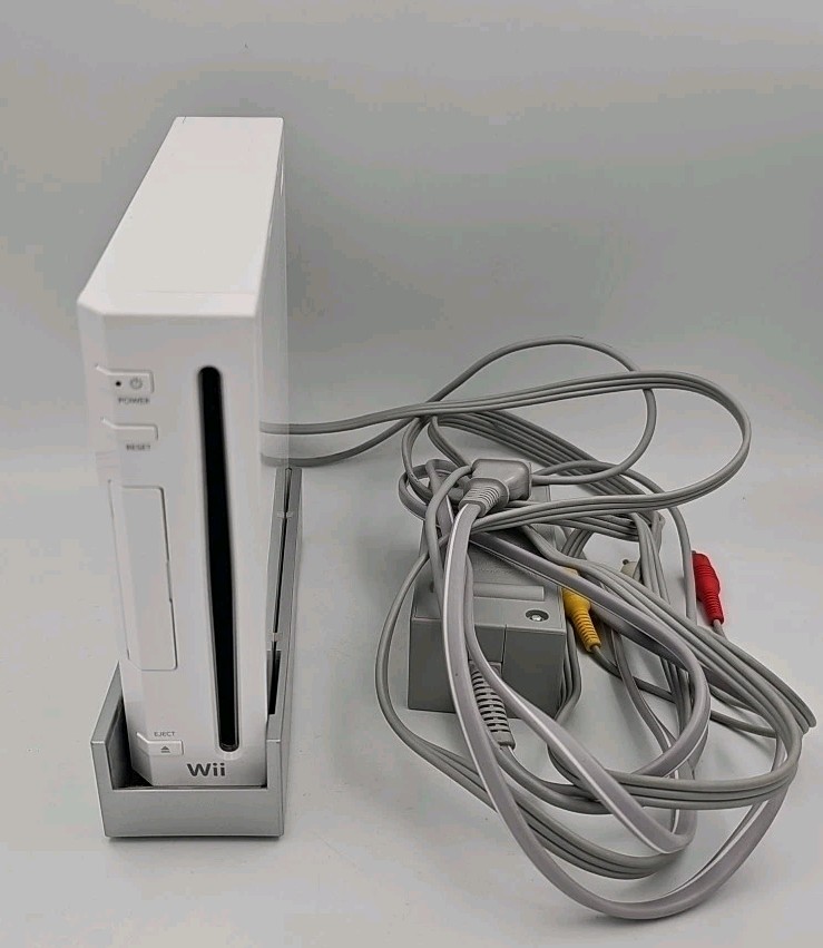 NINTENDO Wii With Balance Board 2 Remotes Udraw 2 Wheels 2 Nunchuks & 6 Games