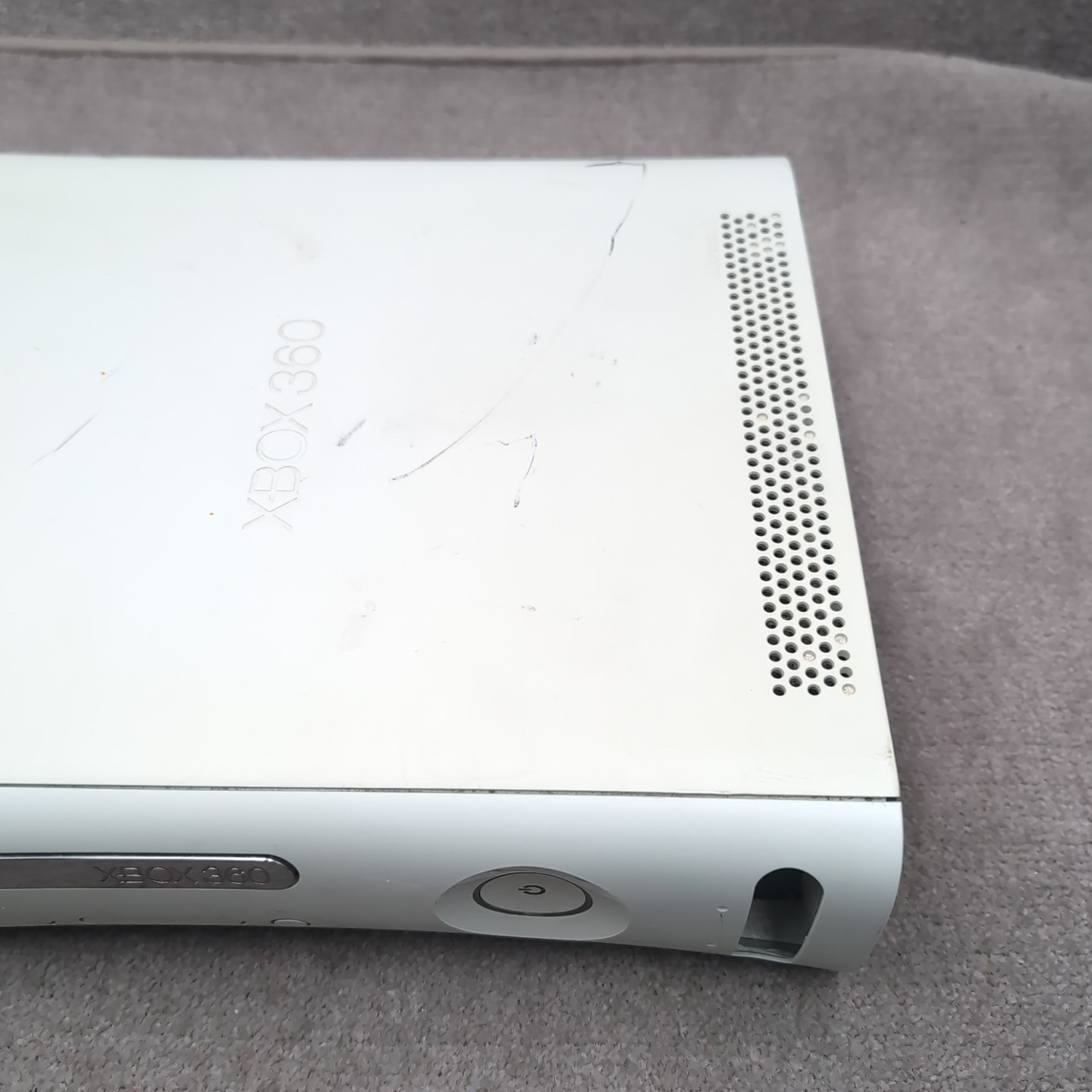 Microsoft Xbox 360 Game Console for Parts/Repair Spits Out Disc