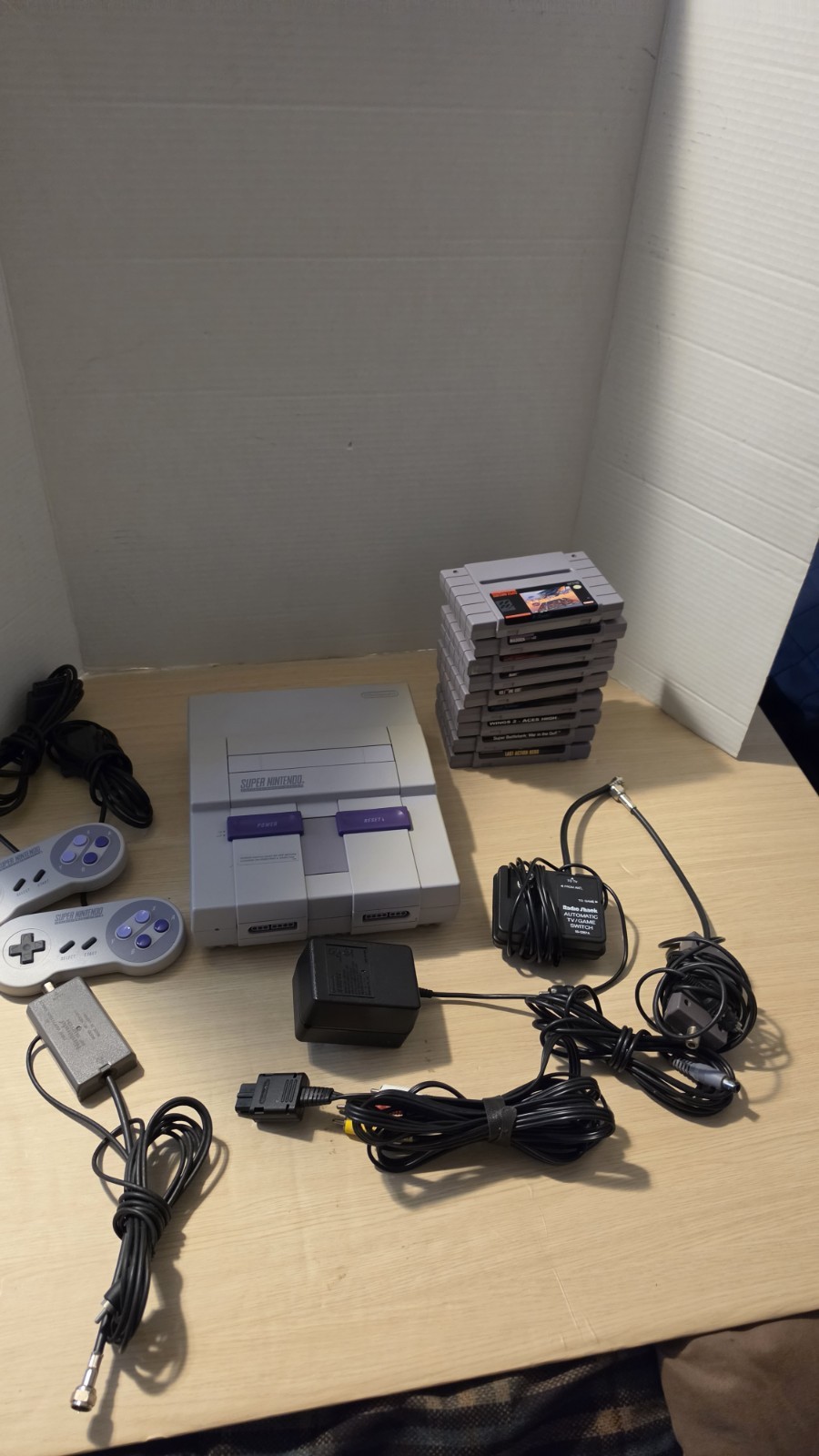 Nintendo Super SNES Console System SNS-001 with 2 Controllers & 10 Games Lot