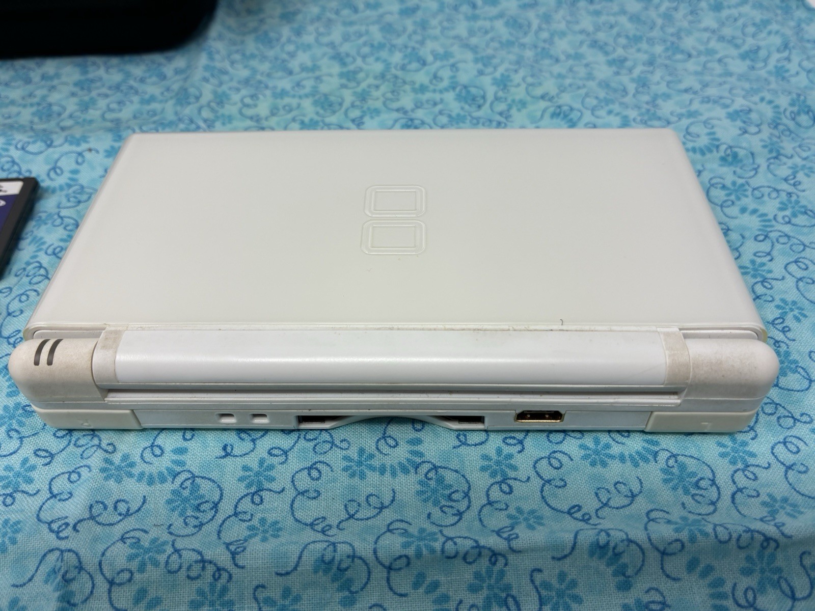 White Nintendo DS Lite Console w/ Charger & Stylus & 16 Games & Case – Working