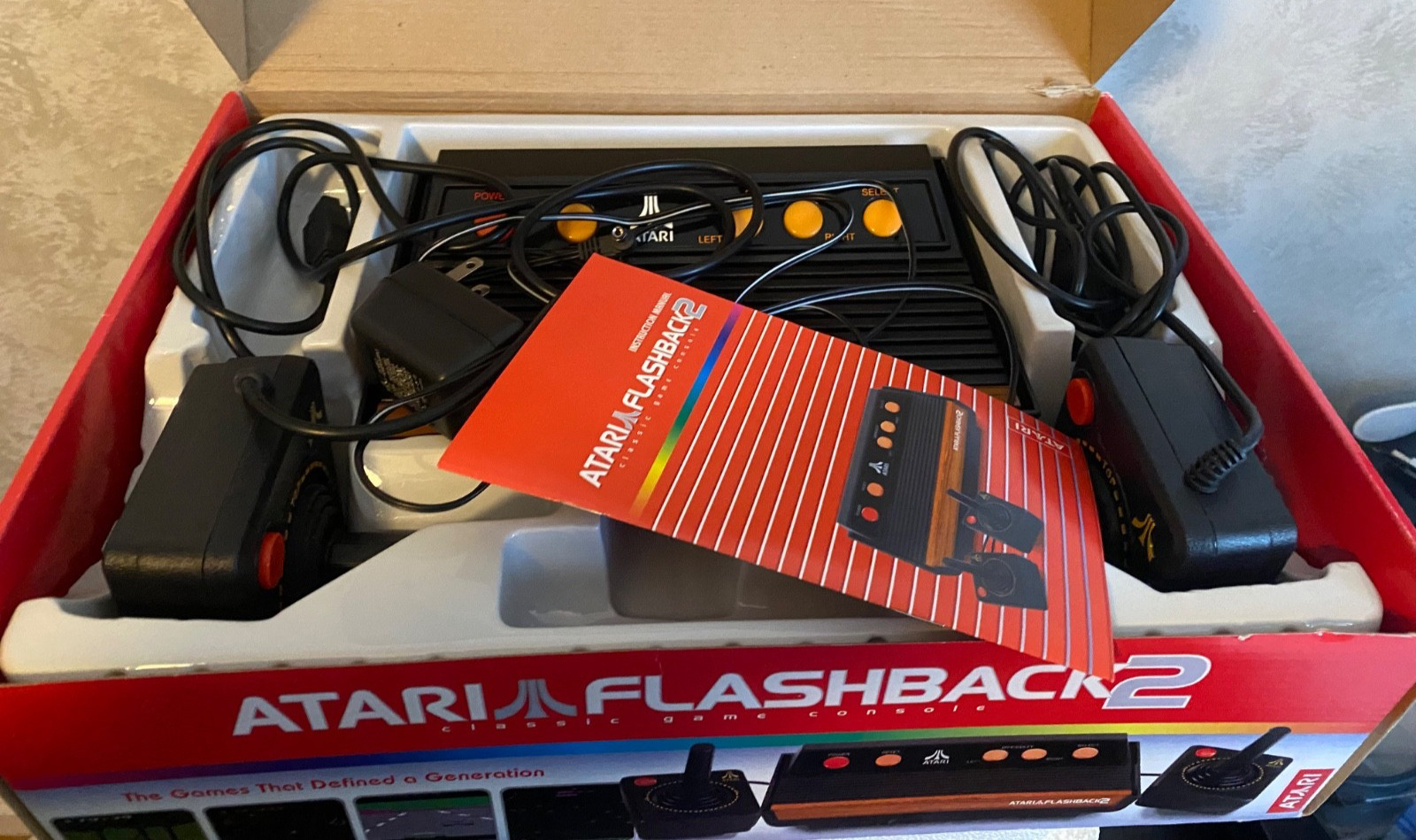 Atari Flashback 2 Classic Game Console complete w/ 40 Built-In Games-Tested-Mint