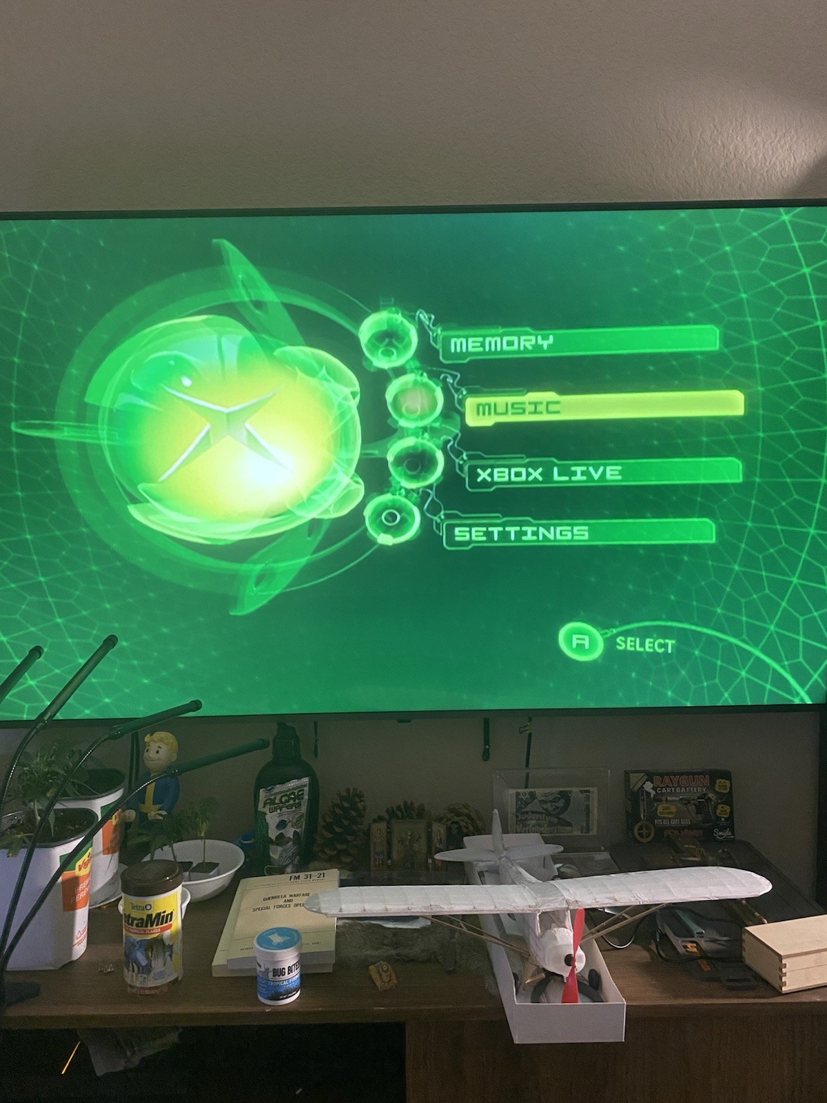 Microsoft Original Xbox with cables hdmi to av converter + Games and controller
