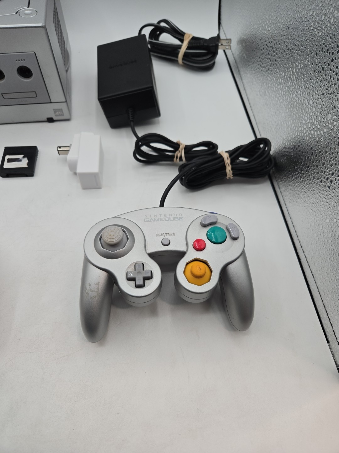 Nintendo GameCube 2001 Silver DOL-101 Console 2 Controller Bundle 2 Mem Card Oem