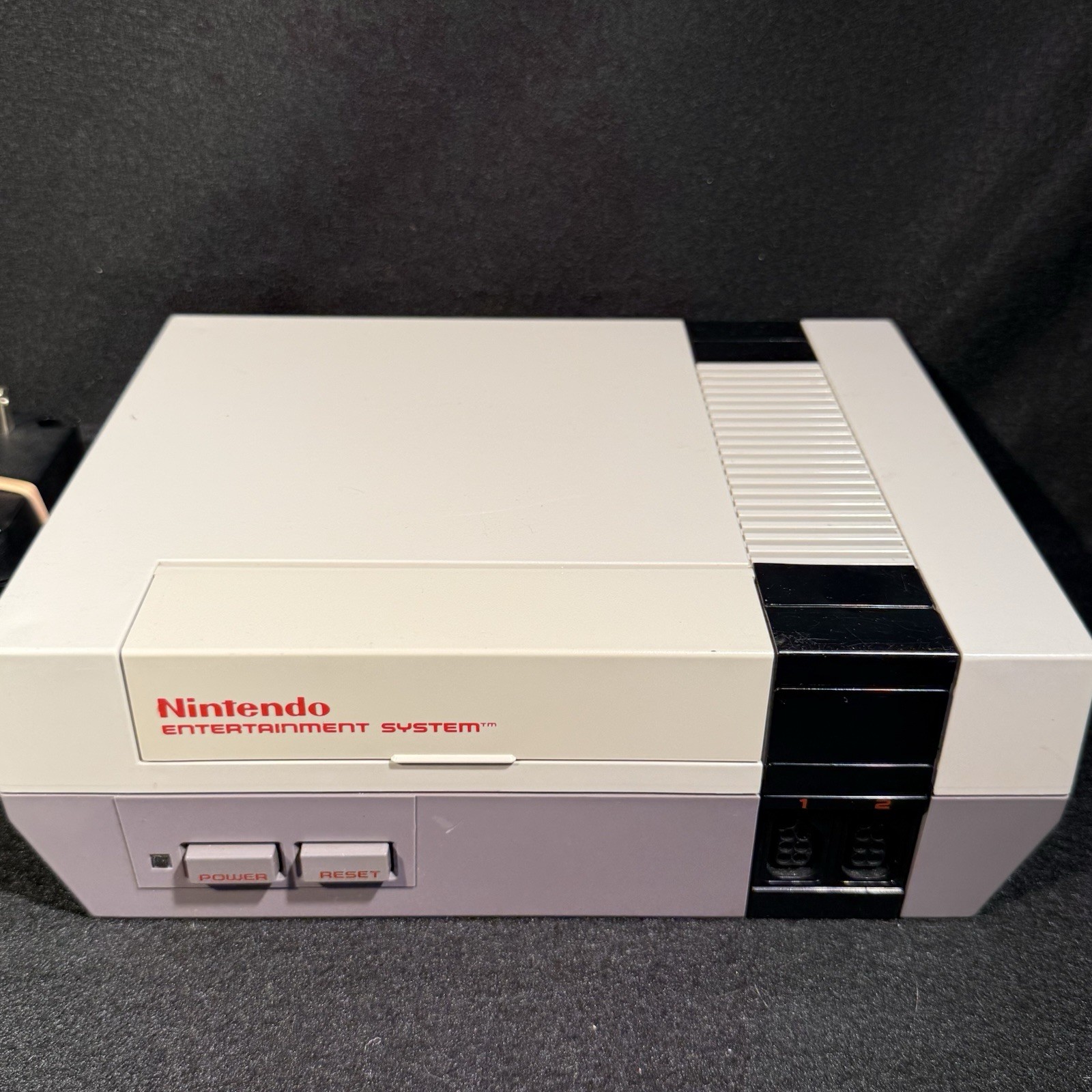 Original Nintendo NES Console Bundle W/ 2 controllers, zapper, 2 games, tested!