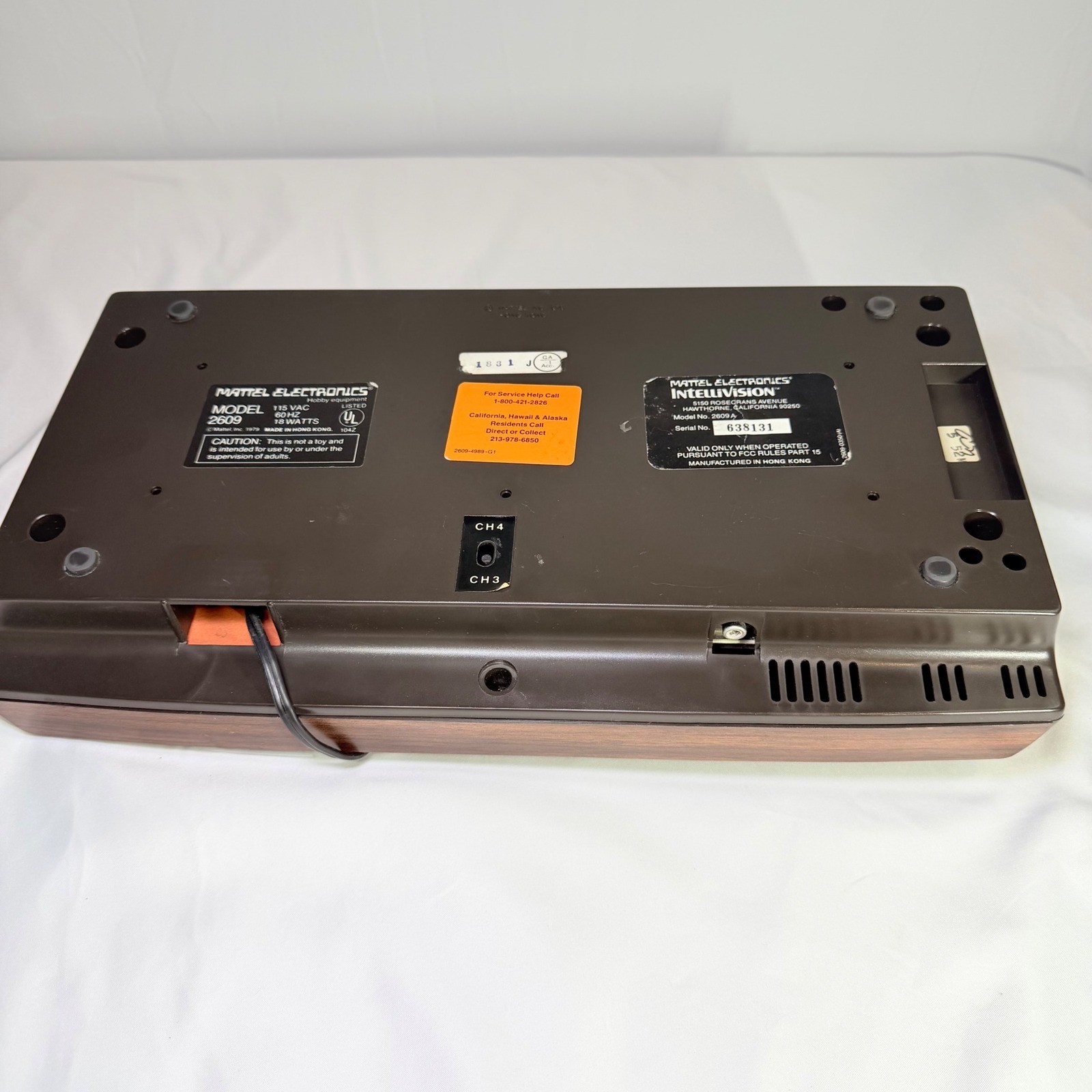 Mattel Electronics Intellivision Model 2609 Vintage Video Game Console Woodgrain