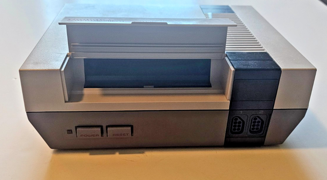 Original 1985 NES Console Bundle (System, Zapper, Super Mario/Duck Hunt) TESTED
