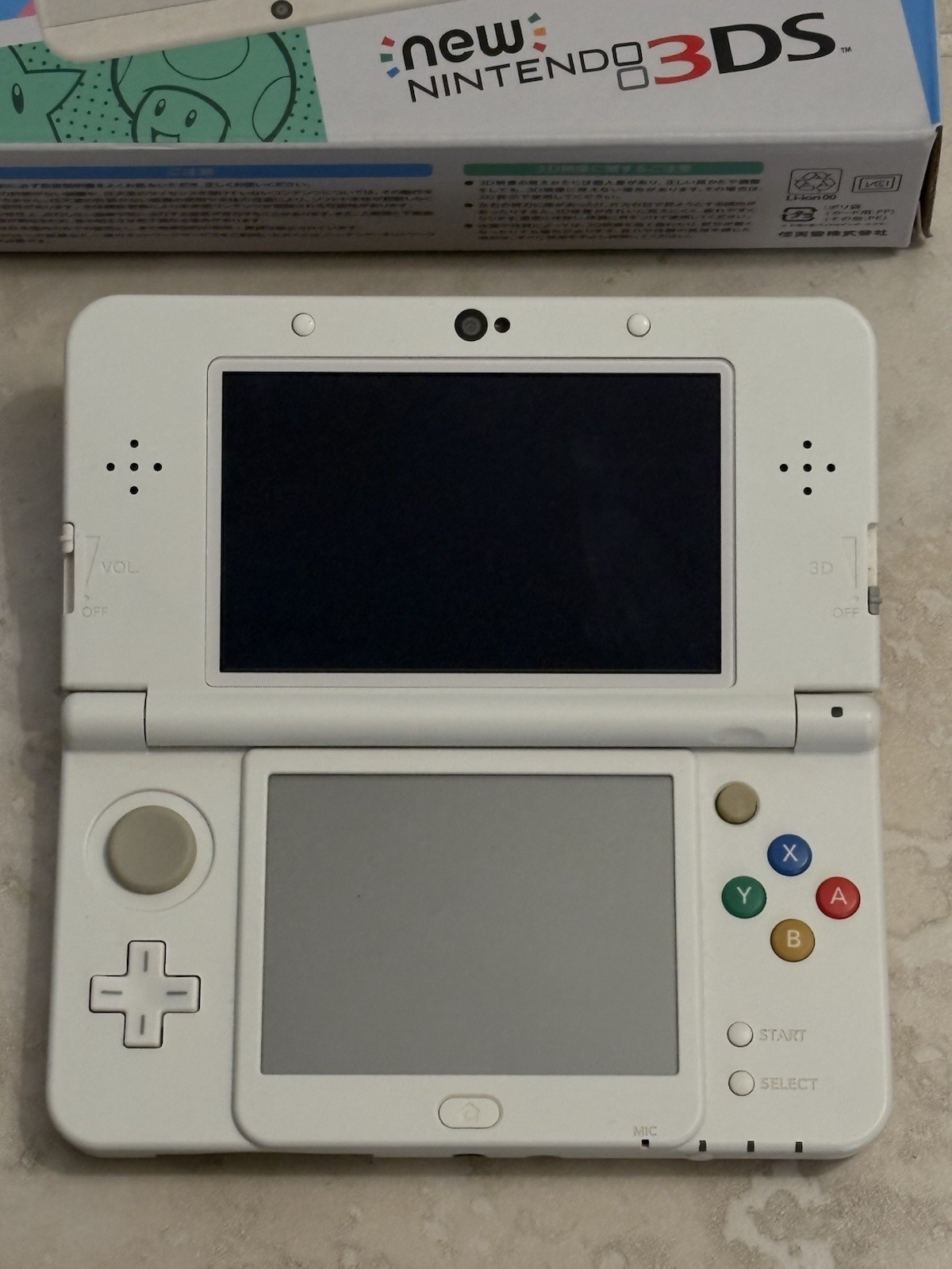 Nintendo New 3DS White Edition Handheld System Console Complete IN BOX Excellent