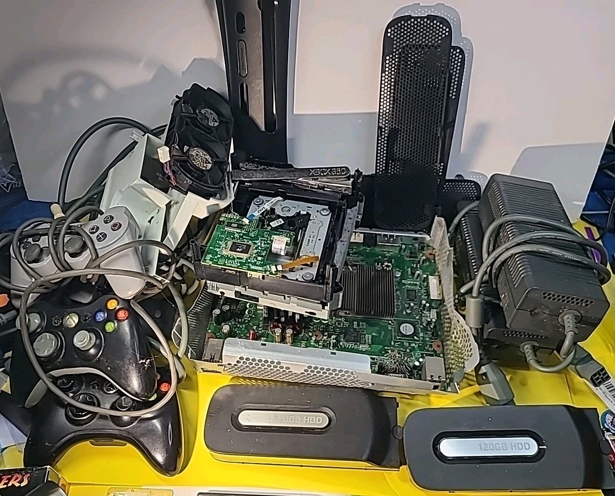 Microsoft Xbox 360 Parts & Controllers See Photos Untested Parts