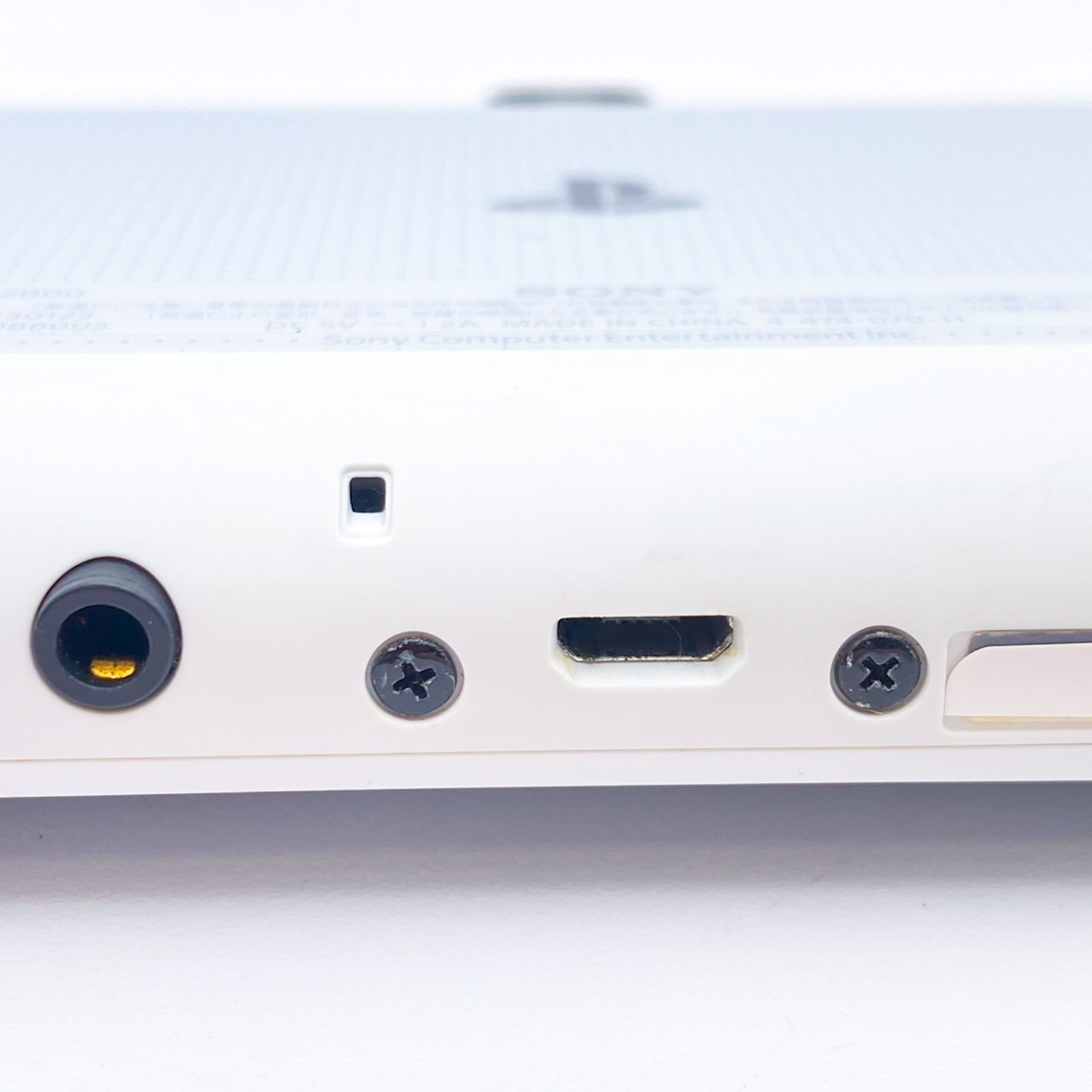 PS Vita White PCH 2000 ZA12 Console PSV Slim Good Condition Working Tested