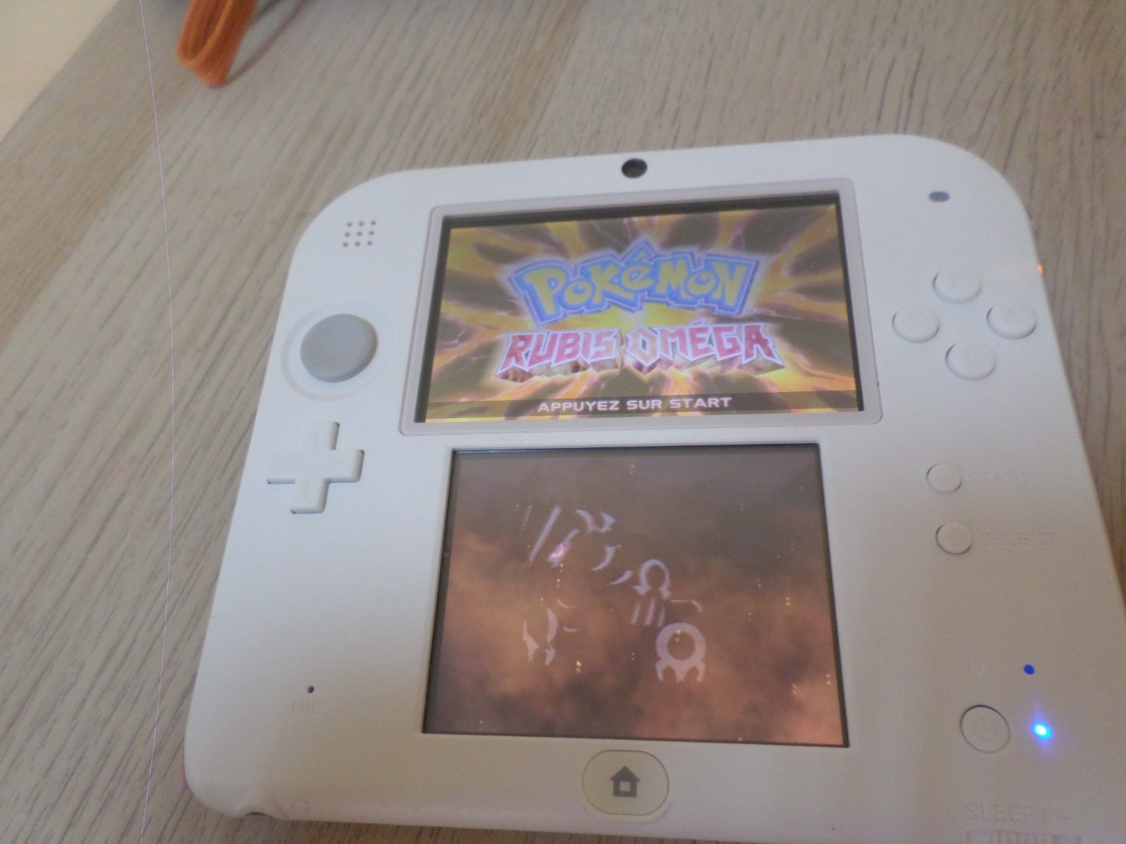 Nintendo 2DS White Red Console Bundle – 4 Games, Charger, Case, Stylus, 4GB SD