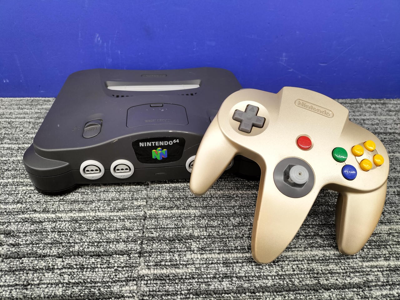 With scratches and dirt third party AV cable different controller color Model NU