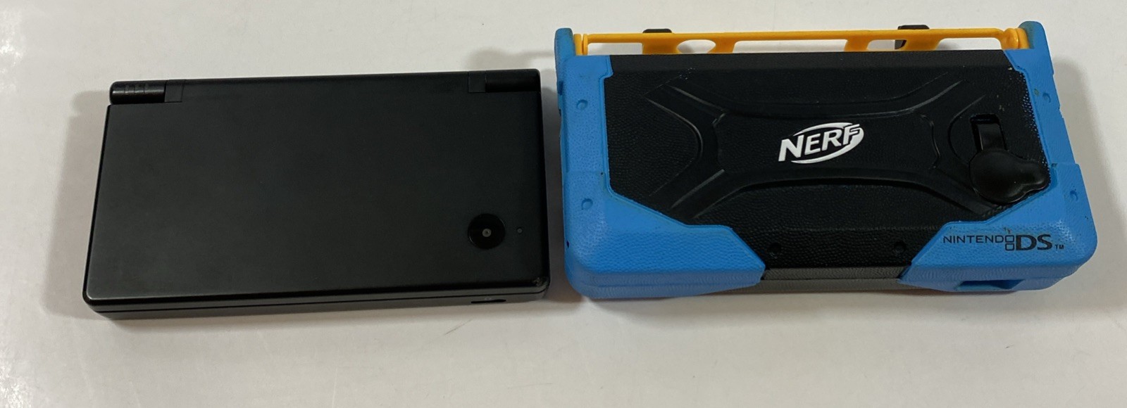 Nintendo DSi Handheld Game Console TWL-001 Black + Nerf Case. No Charger.