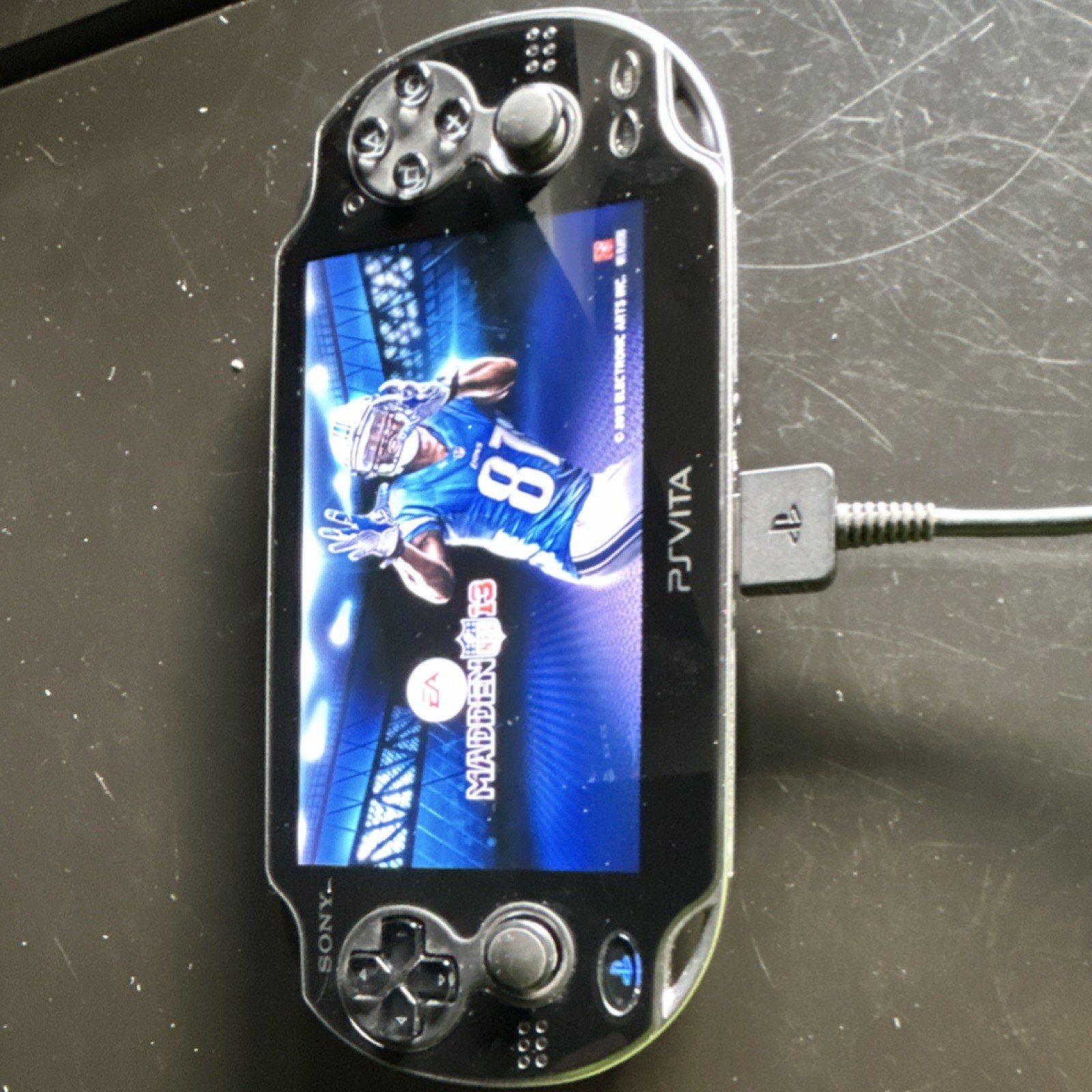 Sony PS Vita – PCH-1101 Black Handheld Sony PlayStation console & charger CLEAN