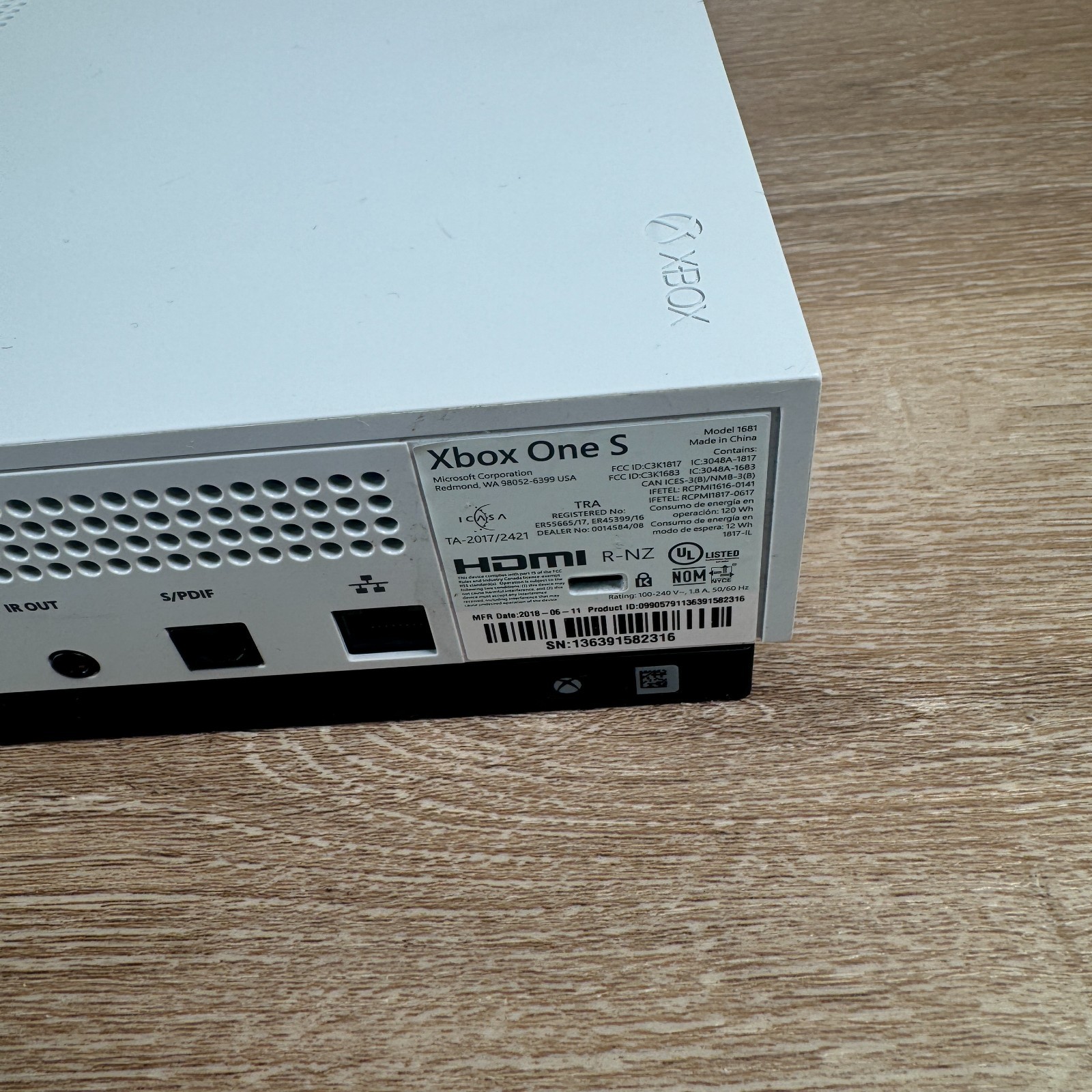 Microsoft Xbox One S 1TB 1 Controller 5 Games Model 1681 – TESTED – Read