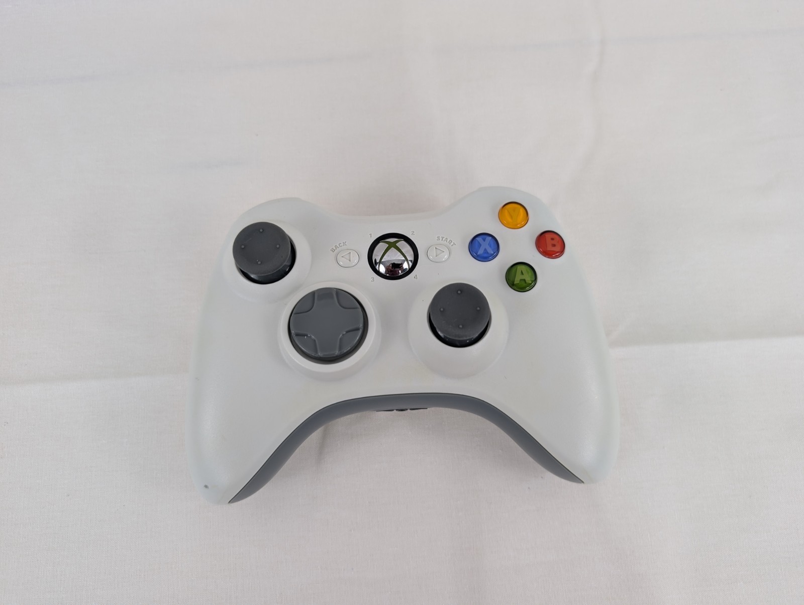 Microsoft Xbox 360 Pro System Bundle 60GB White Console – Tested And Working