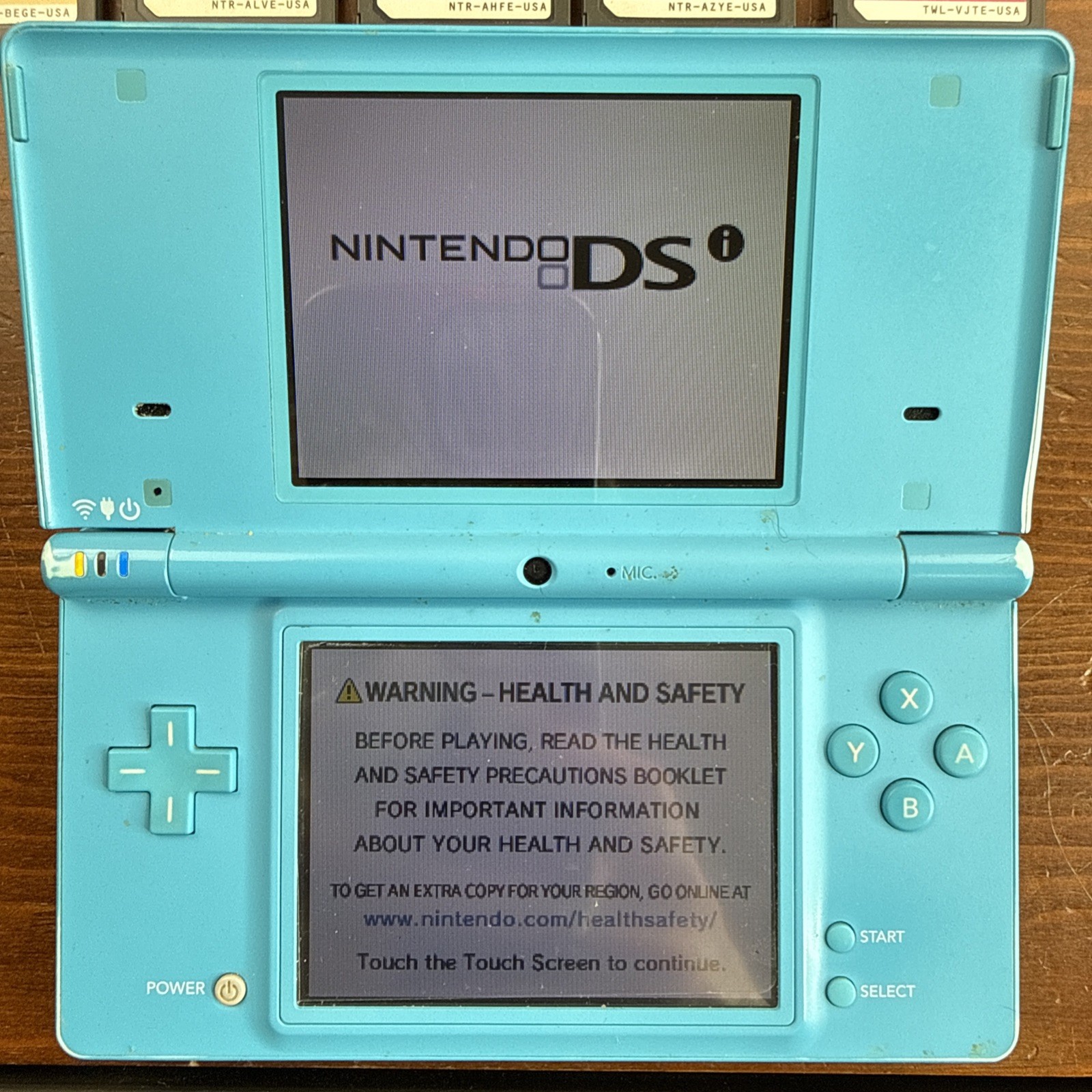 Nintendo DS DSI Blue Handheld Console Charging Cord & 21 Games See Pics Details
