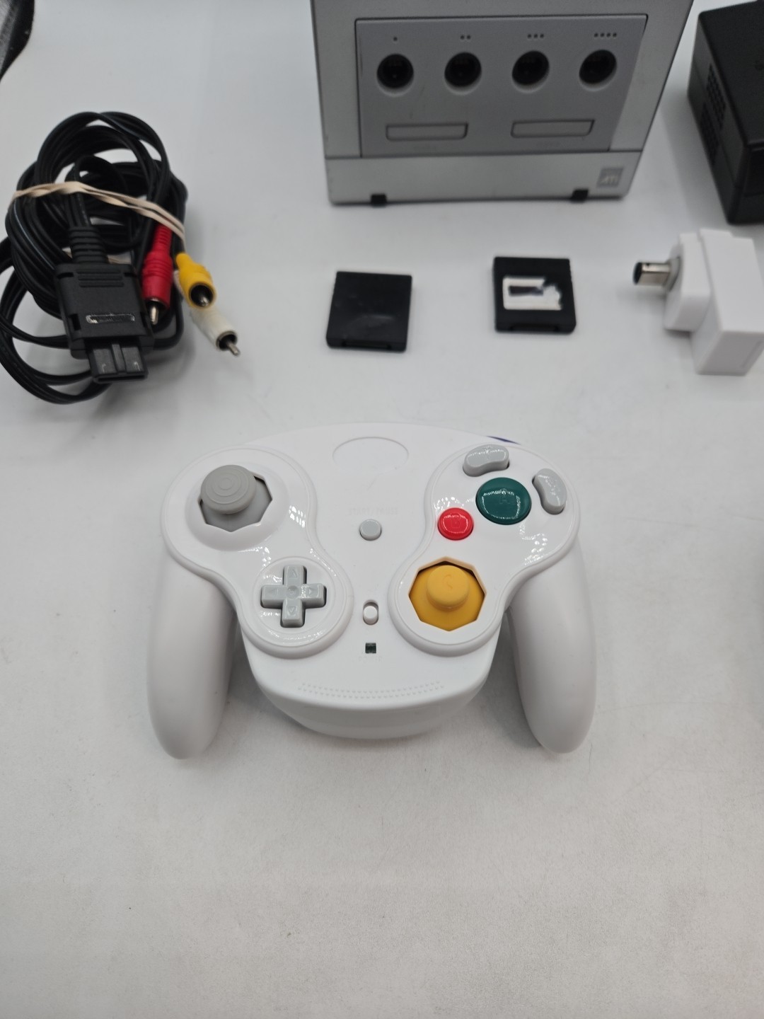 Nintendo GameCube 2001 Silver DOL-101 Console 2 Controller Bundle 2 Mem Card Oem