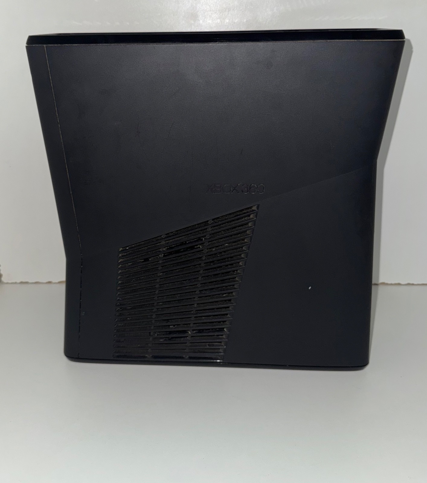Working, Matt black Xbox 360 console with power cord game 2 controllers