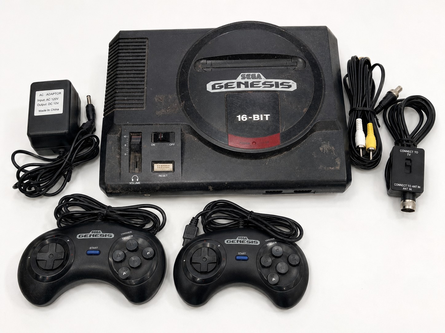 SEGA Genesis 16-BIT MK-1601 Console Bundle 2 Controllers