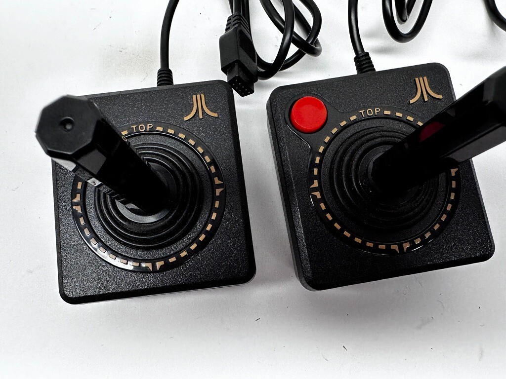 2017 Atari Flashback 8- 105 games built in 40th Anniversary Edition! Tested