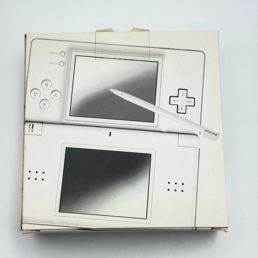 Nintendo DS Lite Crystal White Console Complete w/ Box Region Free Japanese Menu