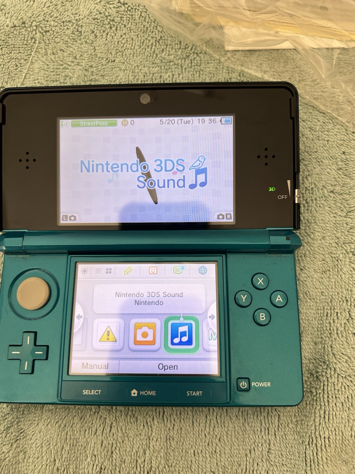 Nintendo 3DS Handheld System – Aqua Blue LK NU Box