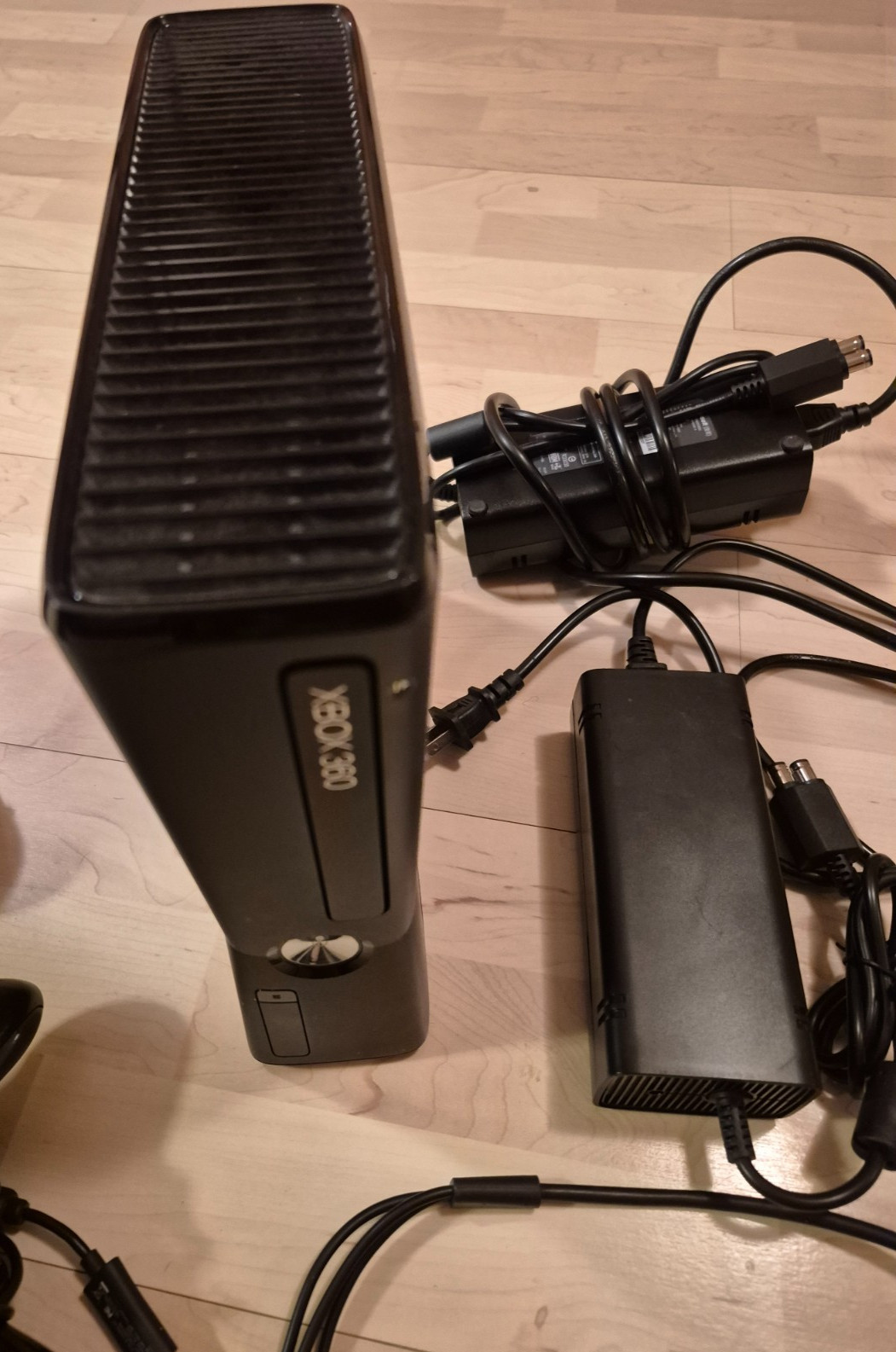 Microsoft Xbox 360 Kinect Bundle 250GB Matte Black Console