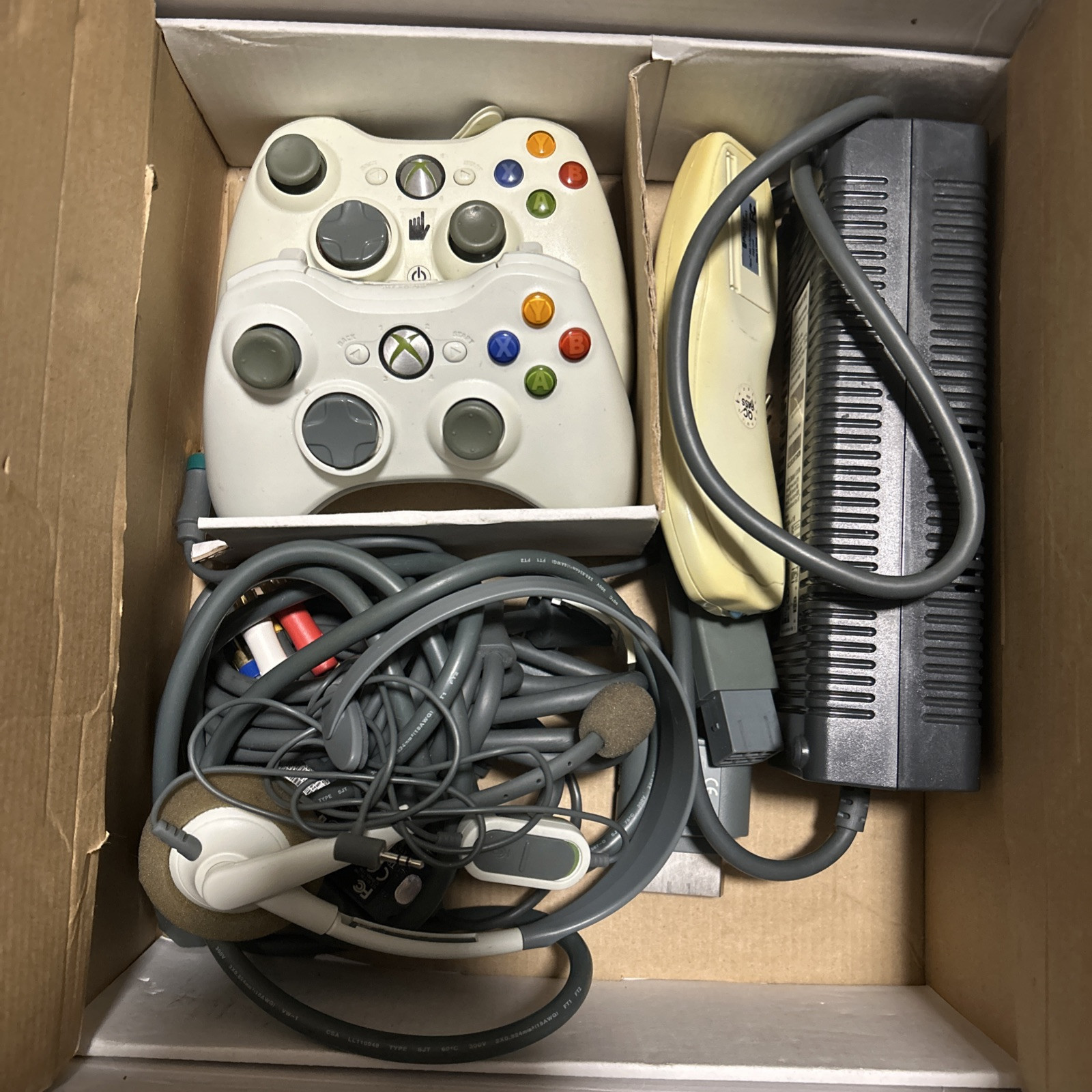 Microsoft Xbox 360 System Bundle 60GB White Console