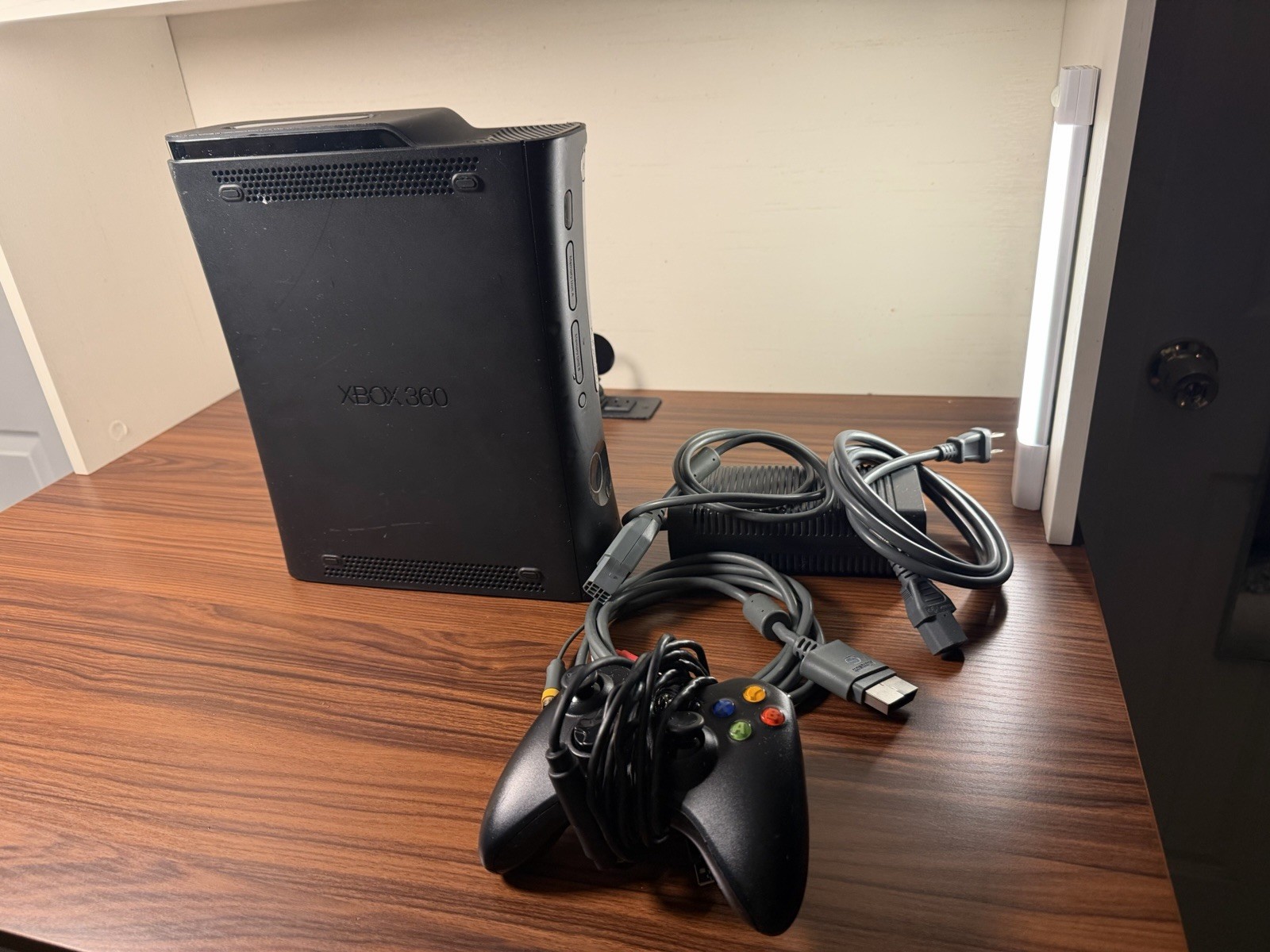 Xbox 360 120GB Black Console Bundle 1 Controller, Power Supply & AV Cable Tested