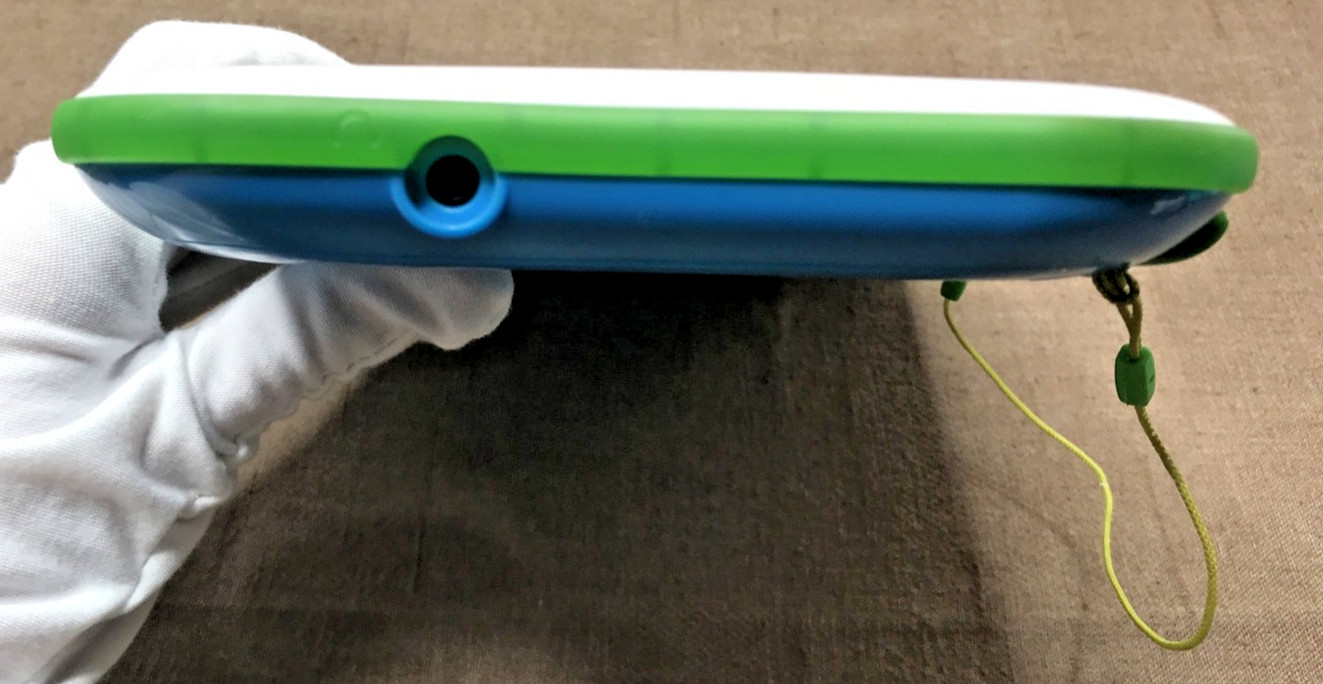 Powers On & Plays LeapFrog LeapPad Ultimate w/ Charger & Attached Stylus