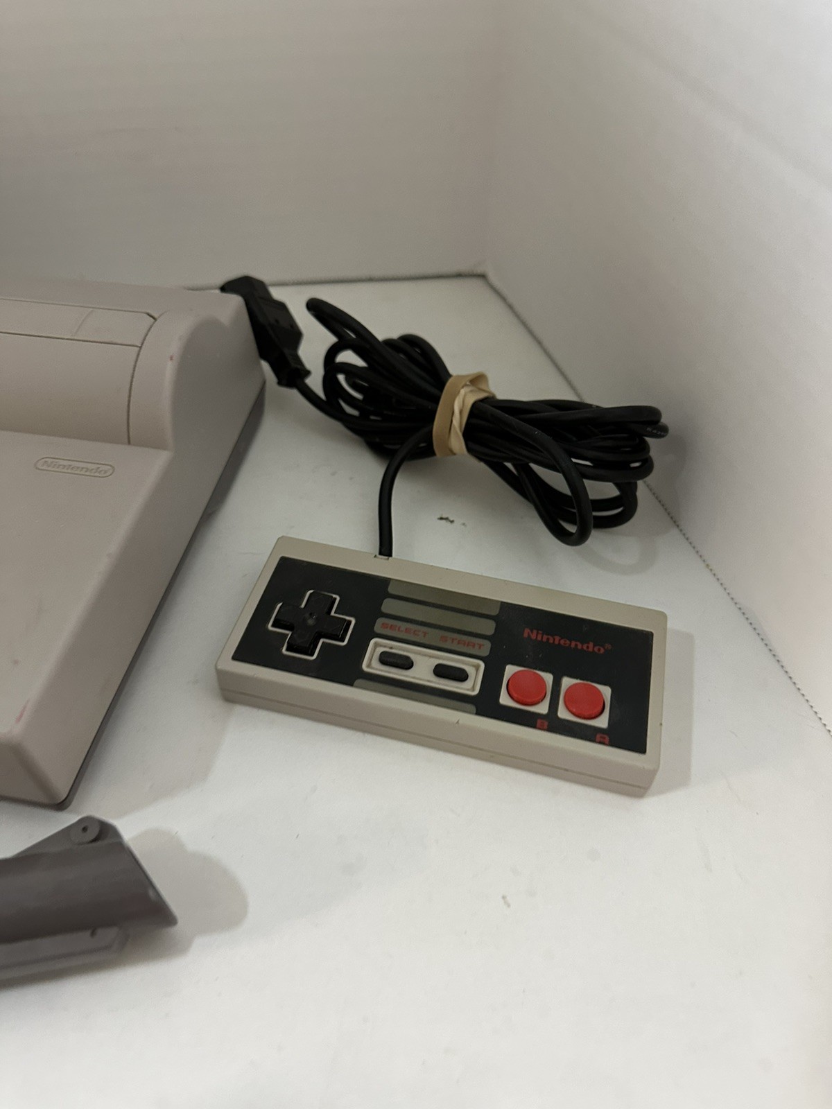 Nintendo NES-101 Original Top Loader Console System BUNDLE WITH 20 GAMES & MORE