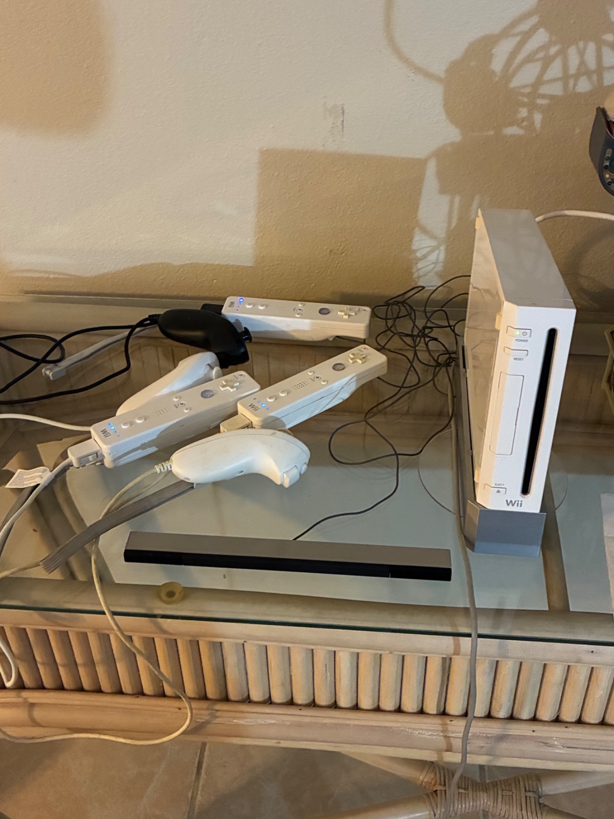 Nintendo Wii Console Bundle 3 Controllers, PS, HDMI, 6 games, Corded Motion Sen