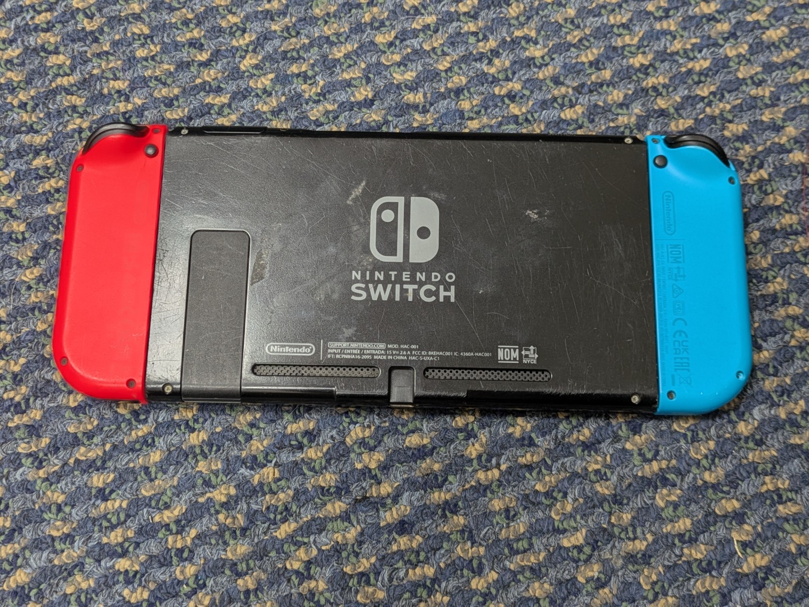 Nintendo Switch Console Multiple Cosmetic Defects left joy-con loose disconnects