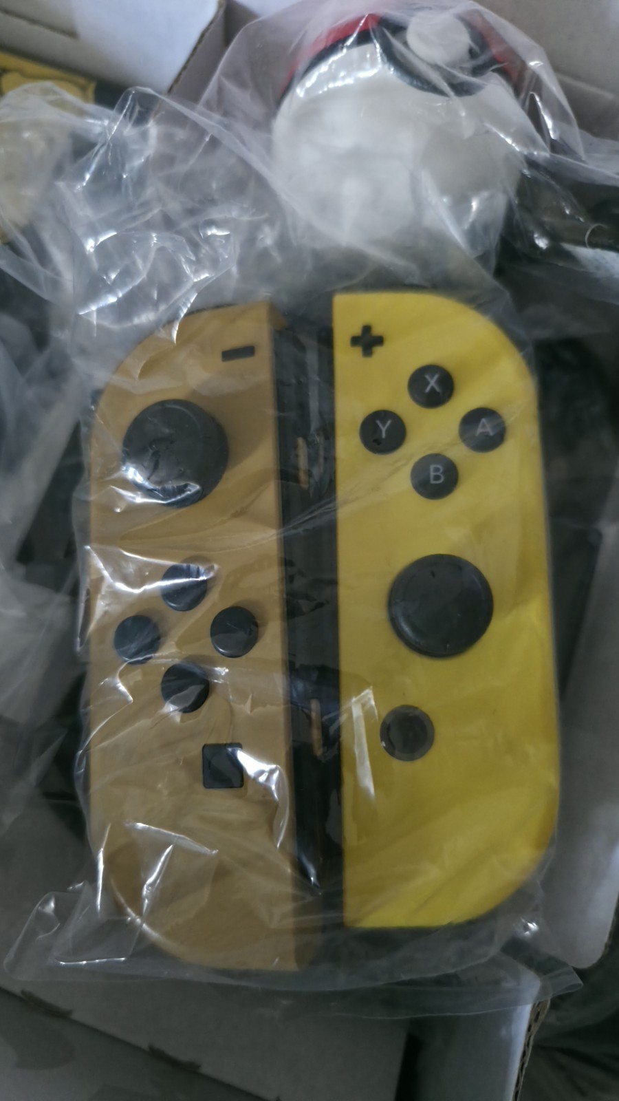 Nintendo Switch HAC-S-KFAGA Pokemon Let’s Go! Pikachu Set CIB Japanese