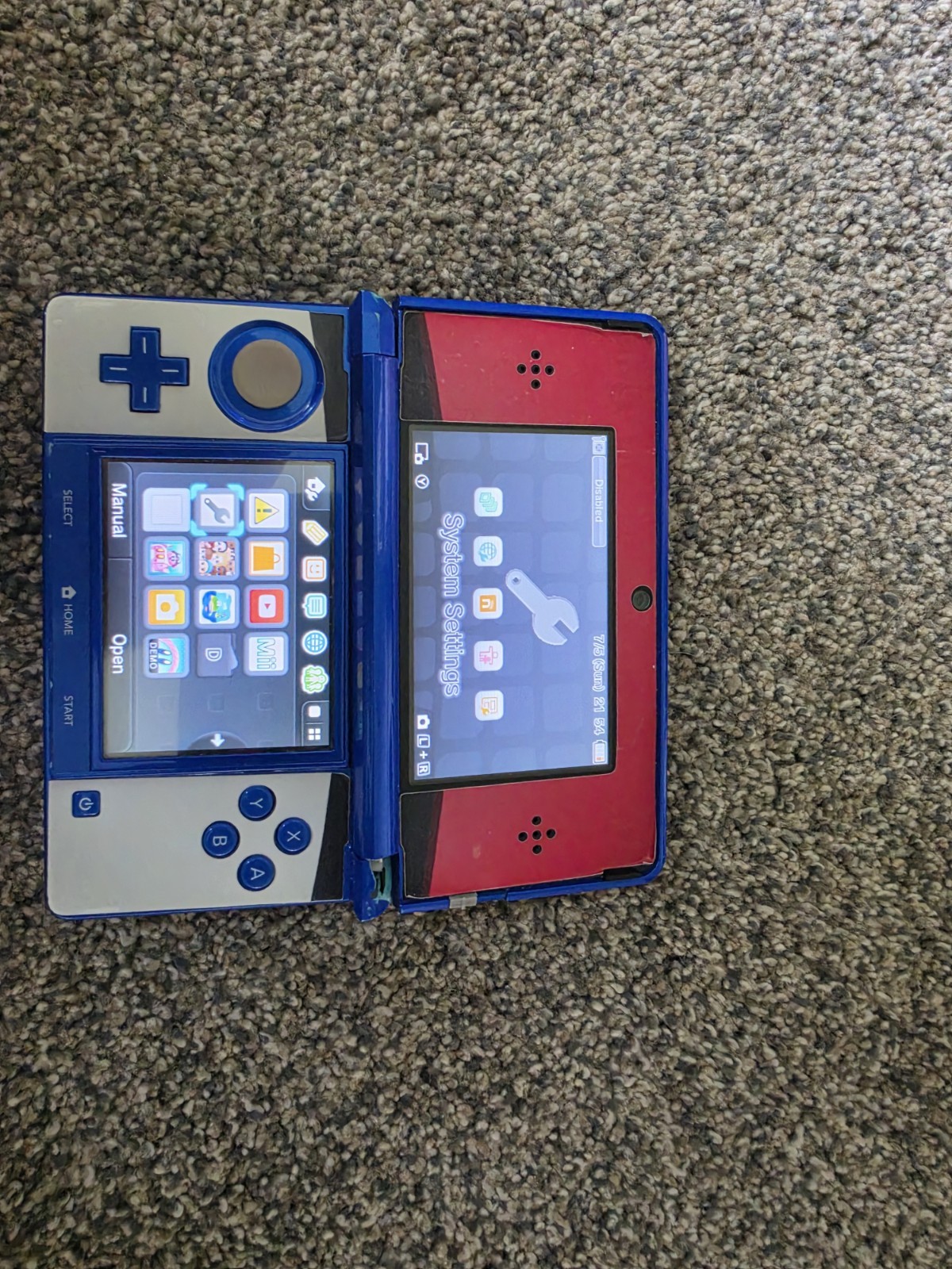 X2 Nintendo 3ds 1 blue 1 red plus 13 games