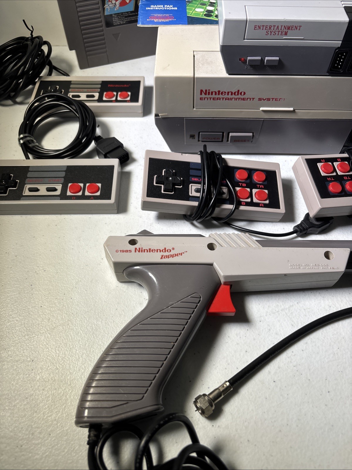 Nintendo Entertainment System NES Home Console With Controllers