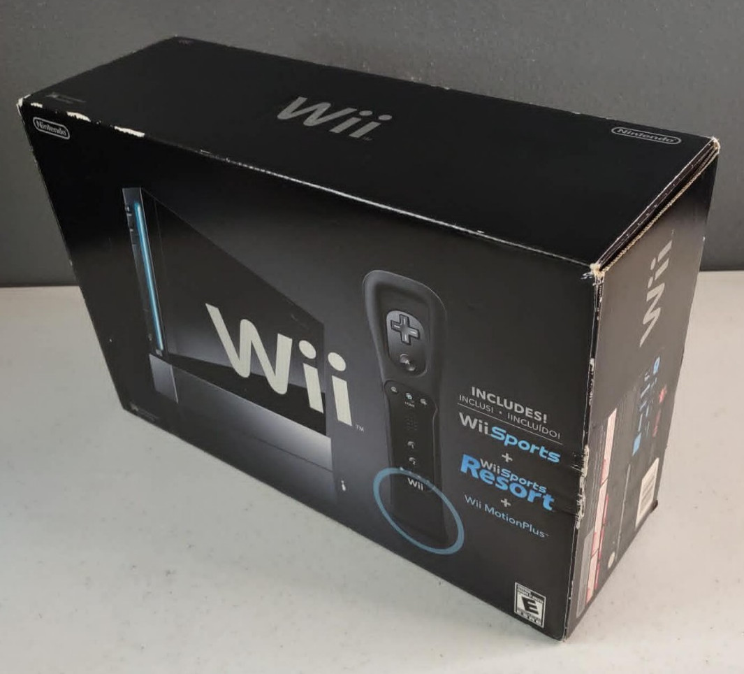 Nintendo Wii Black Console Bundle W/ Box/Cables/Sensor Bar/Controller/Stand/Game