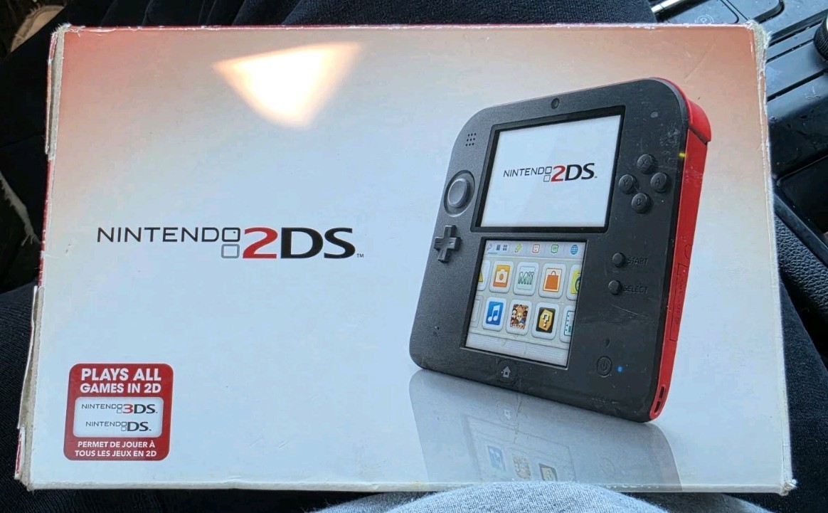 Nintendo 2DS Handheld Console Crimson Red Complete In Box CIB