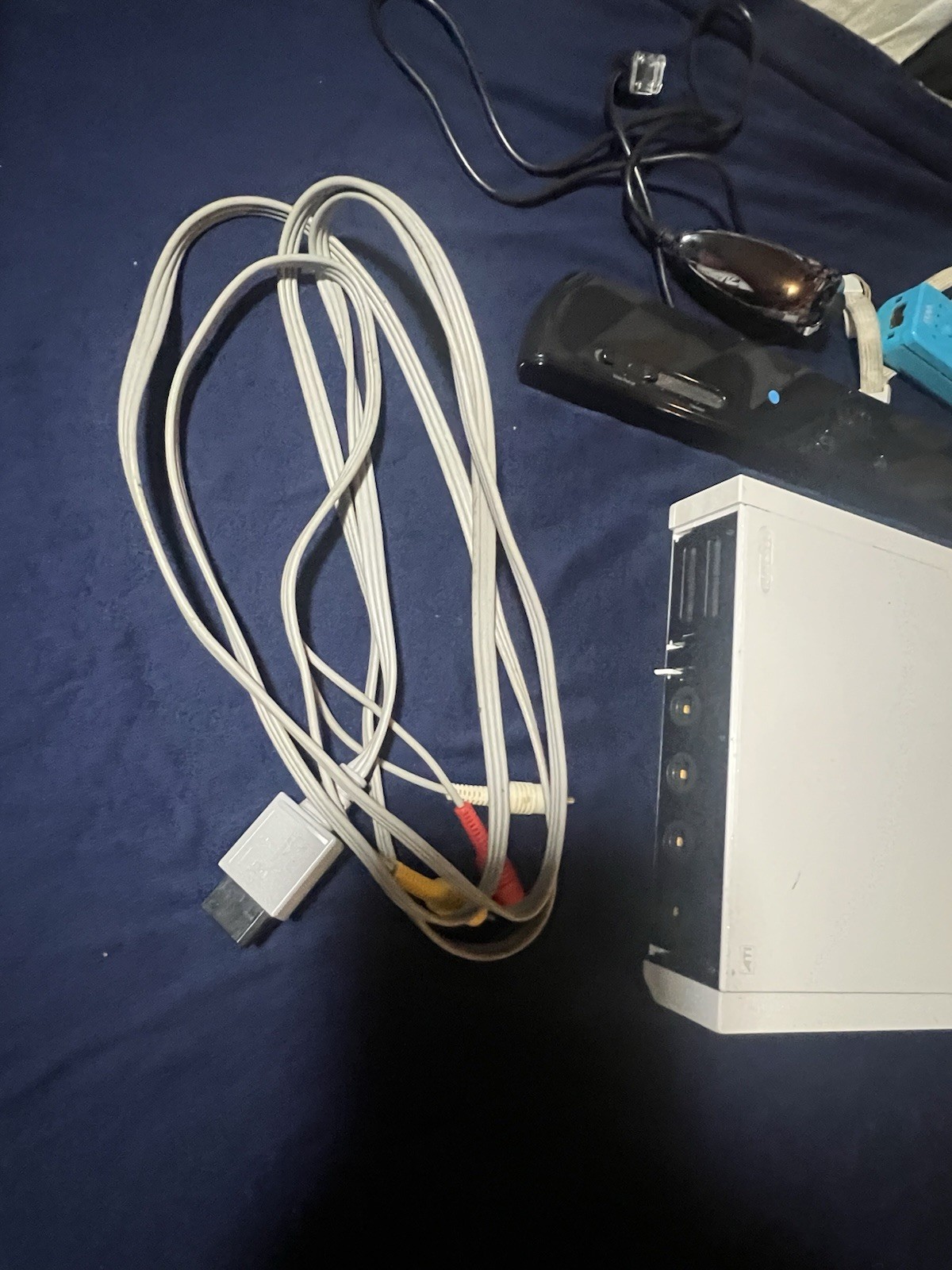 Nintendo Wii Console bundle + Blue Remote Controller & NunChuck ( Tested)++Game
