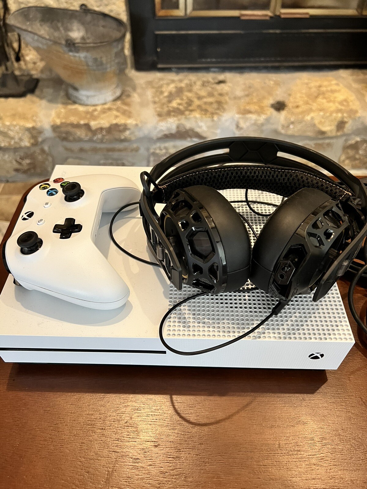 Microsoft Xbox One S 500GB Video Game Console – White (ZQ9-00001)