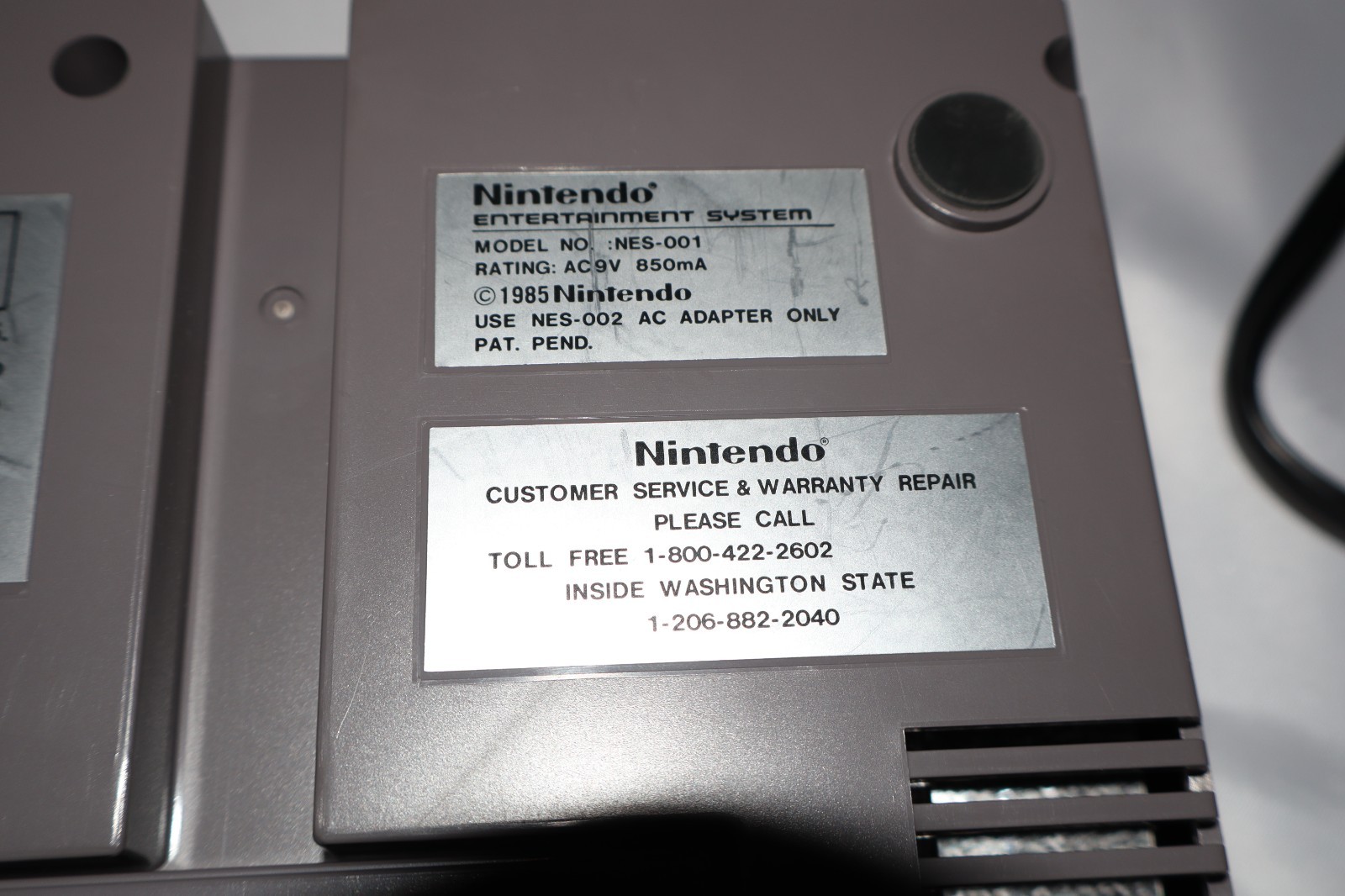 Nintendo NES Console controllers A/V cord powers On Red Blinking Light w Sticker