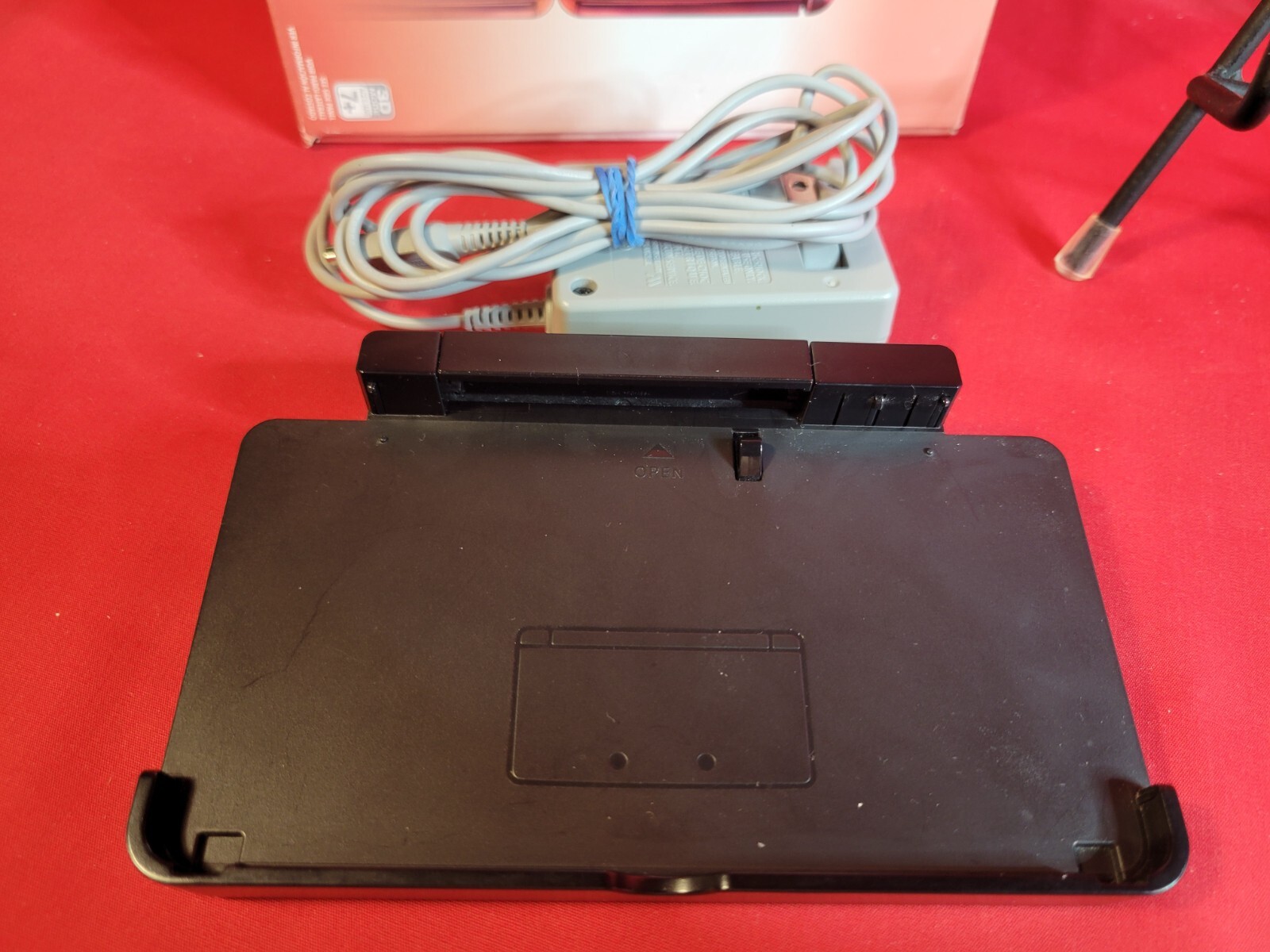 Nintendo 3DS Handheld System – Flame Red – CIB – Extremely Clean!